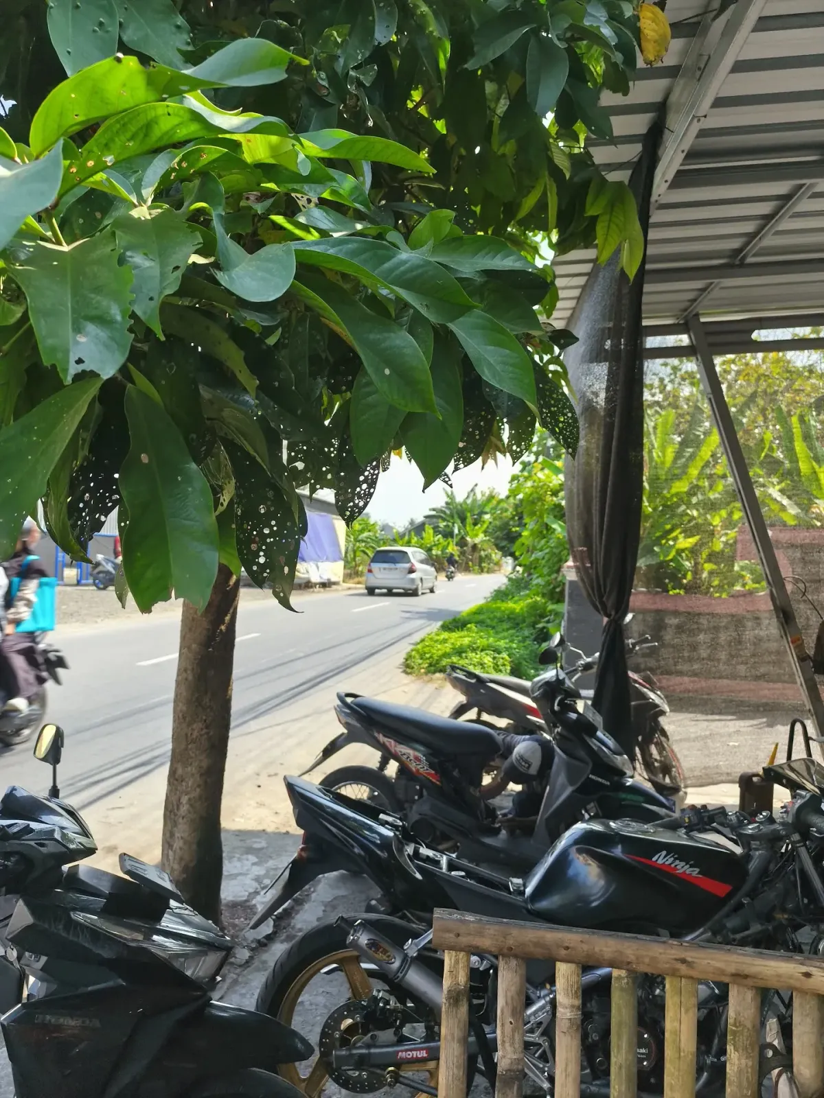 Bengkel motor bisma