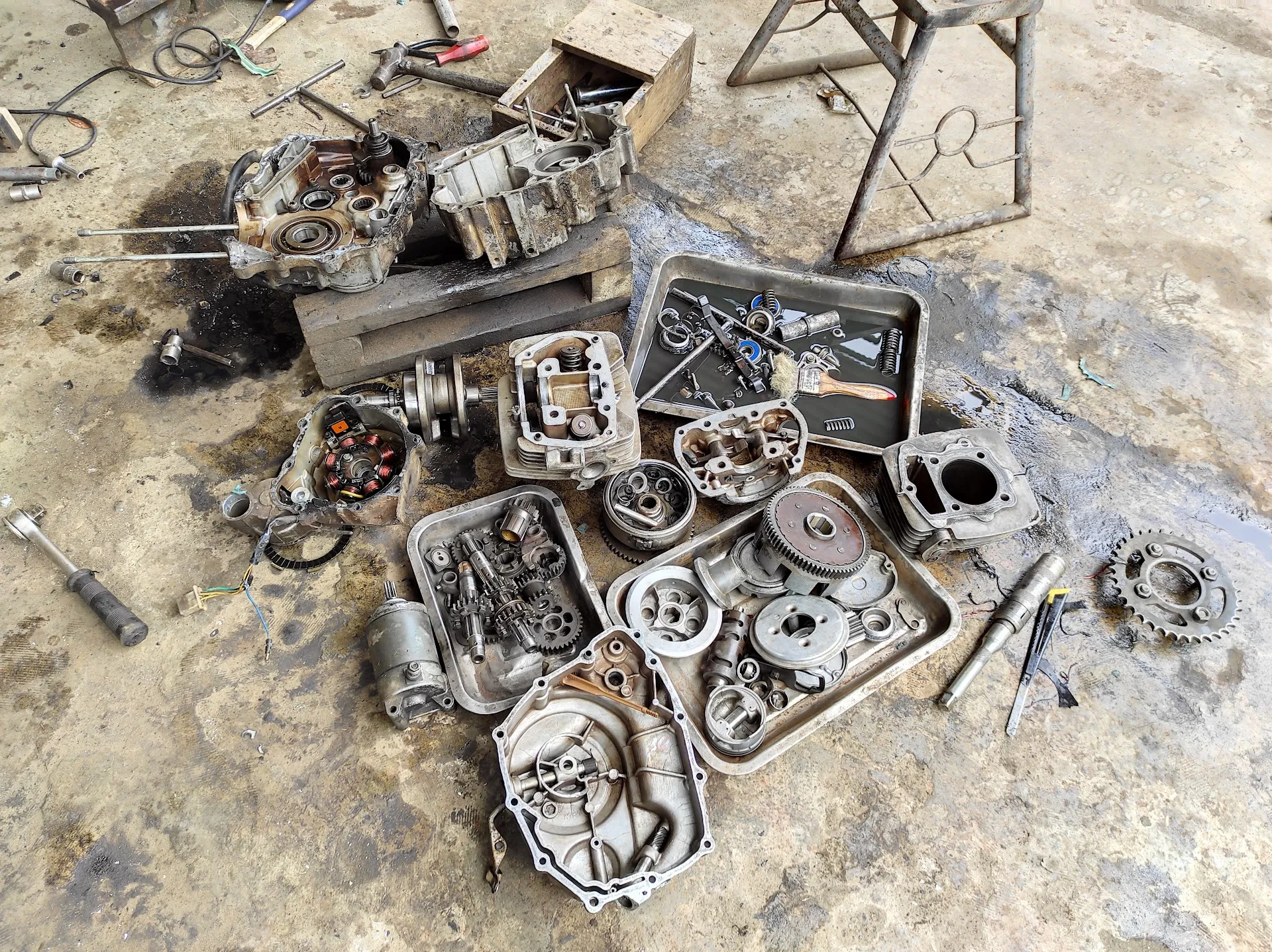 Bengkel Motor IWAN Karang Sari Planjan