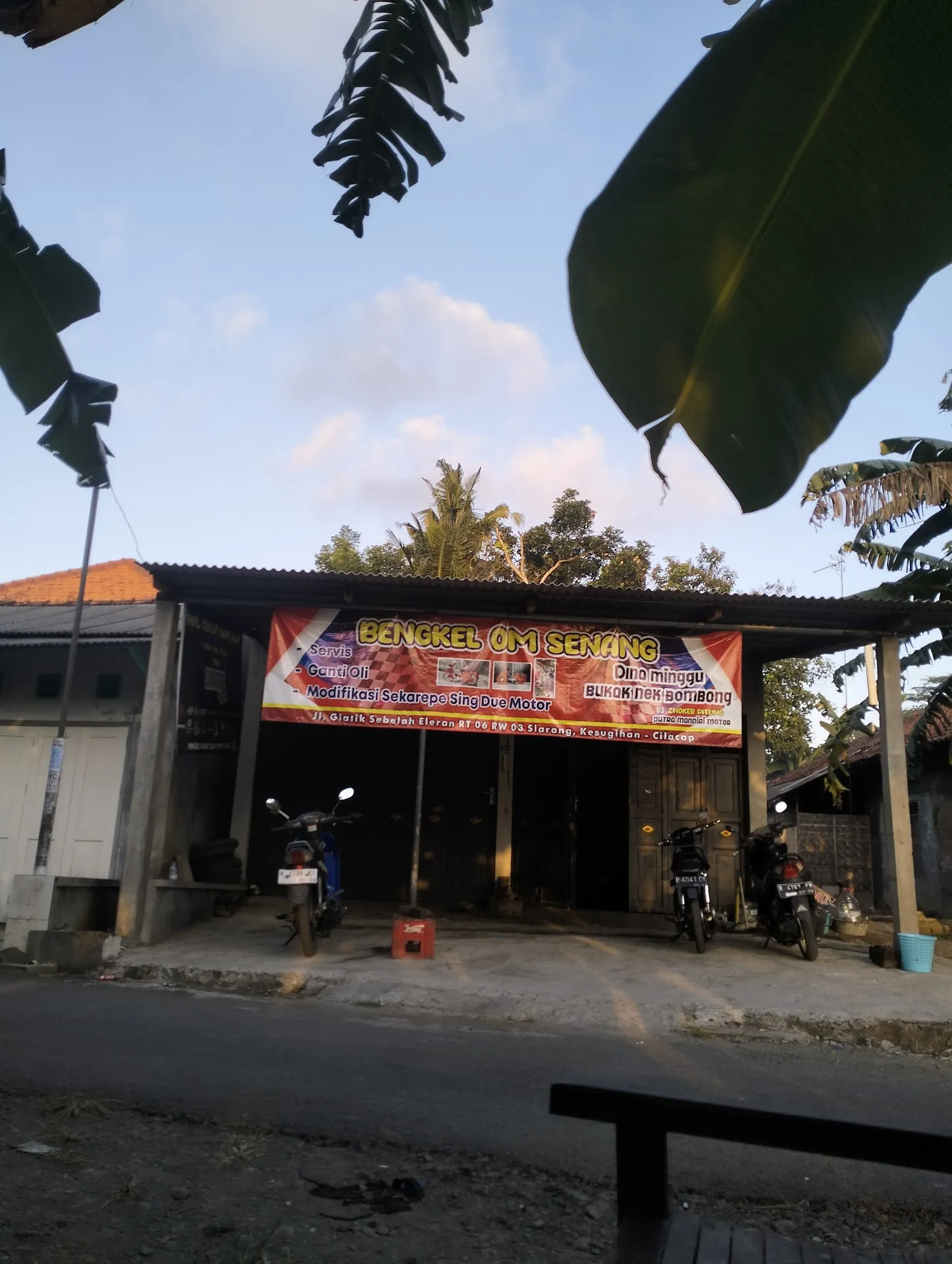 Bengkel motor om senang