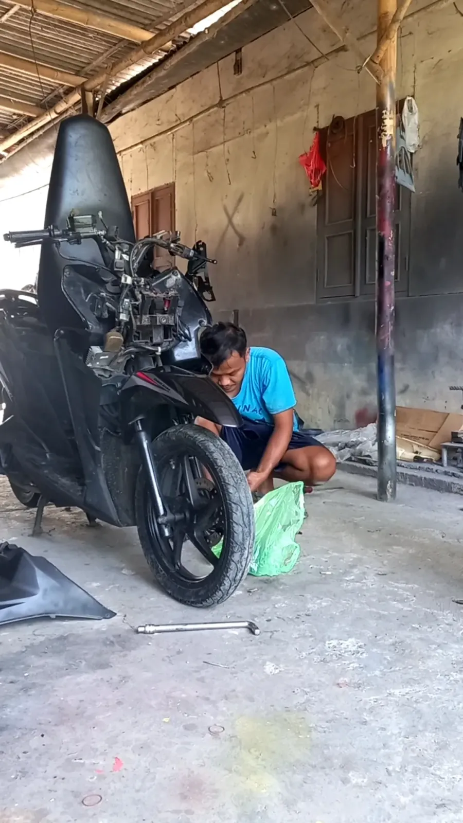 BENGKEL MOTOR PAK SLAMET