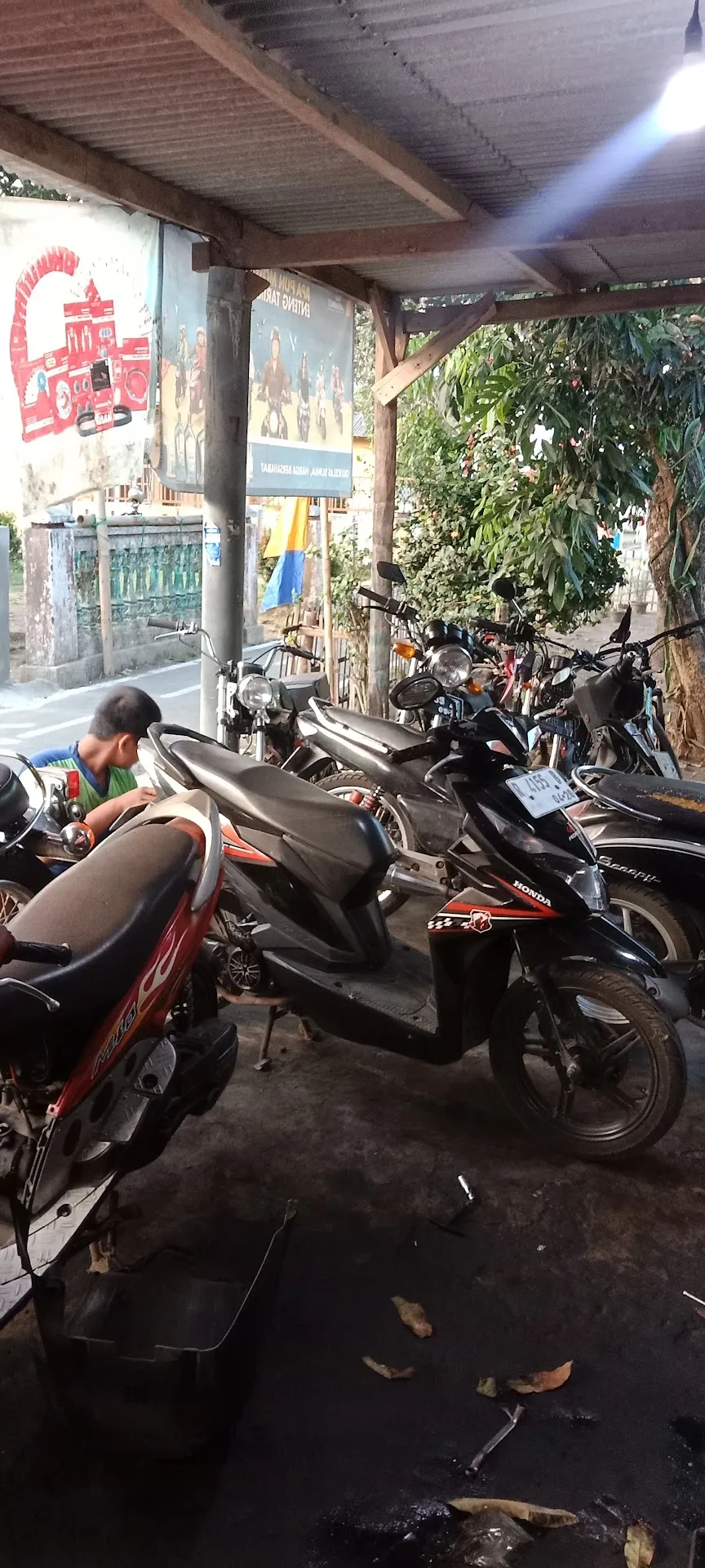 Bengkel Motor Rasino (Eno)