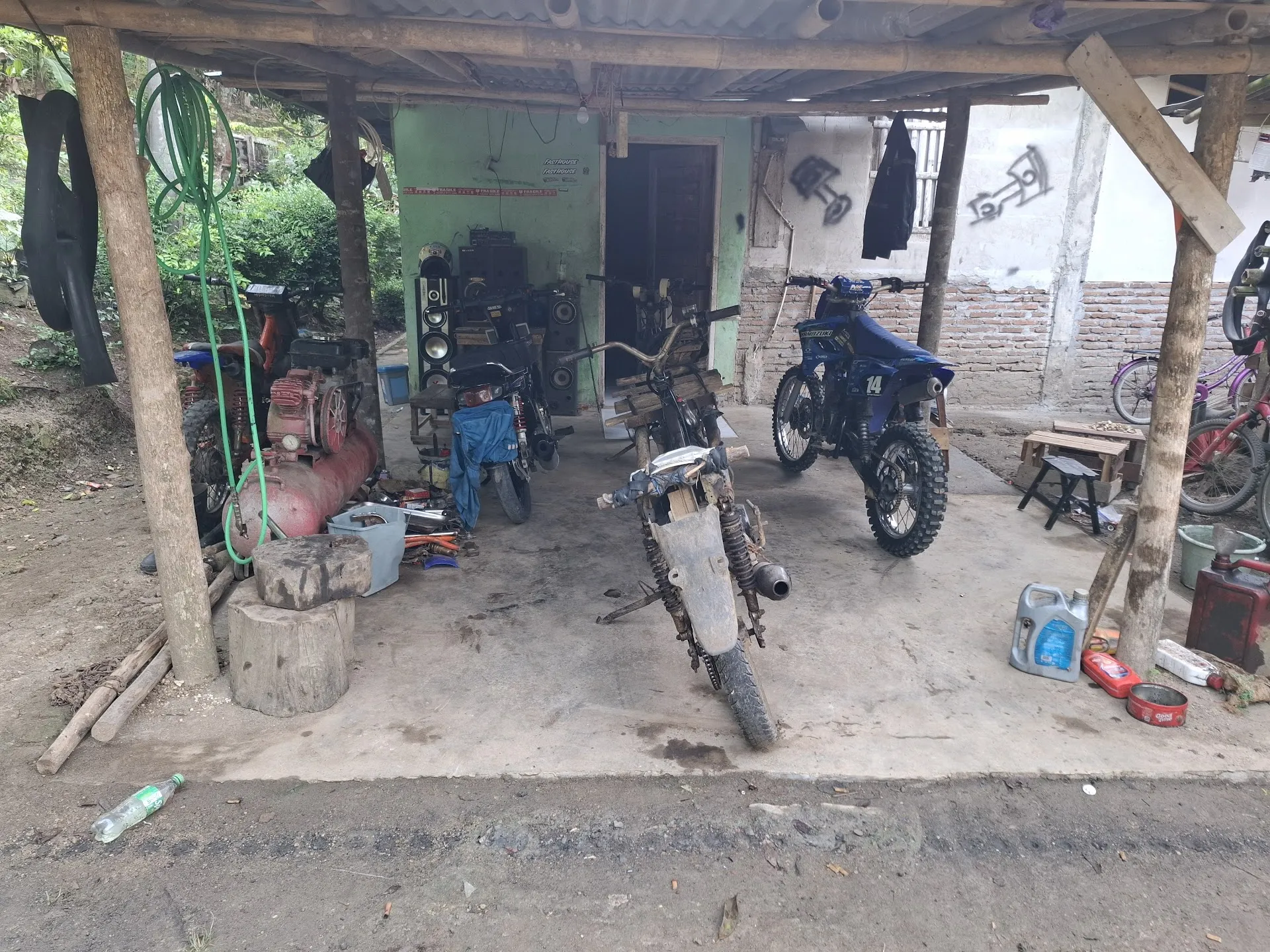 Bengkel motor Rifani garage.