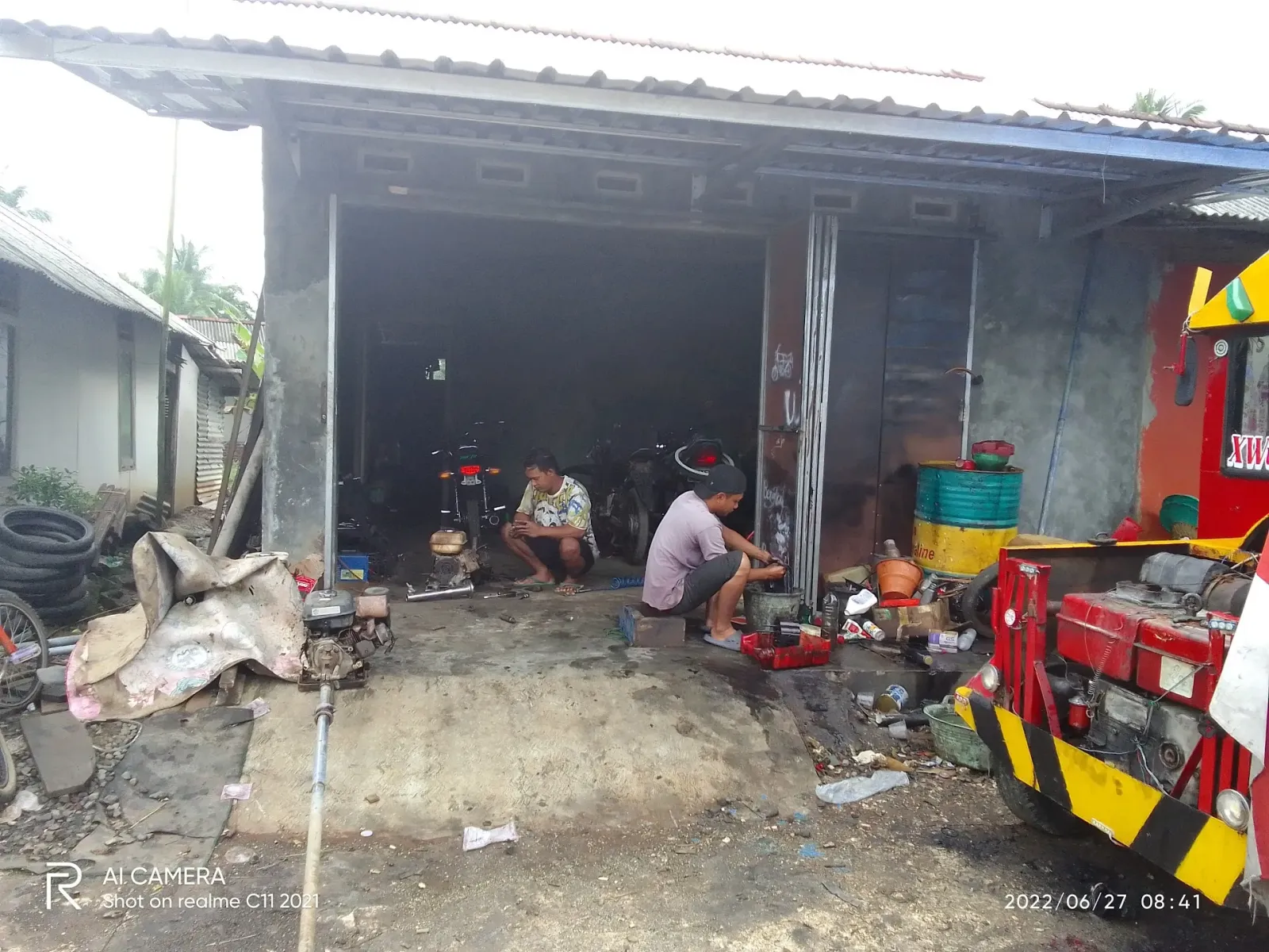 Bengkel motor Sugenk nekad