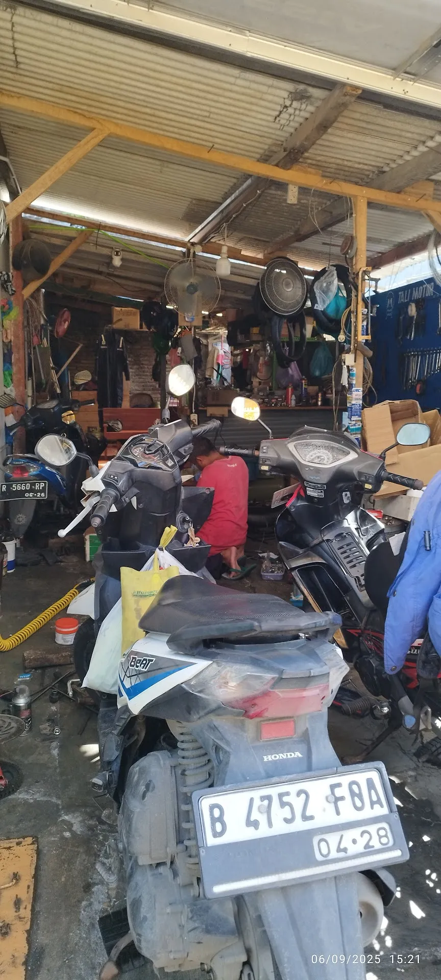 Bengkel sepeda motor "TARWO"