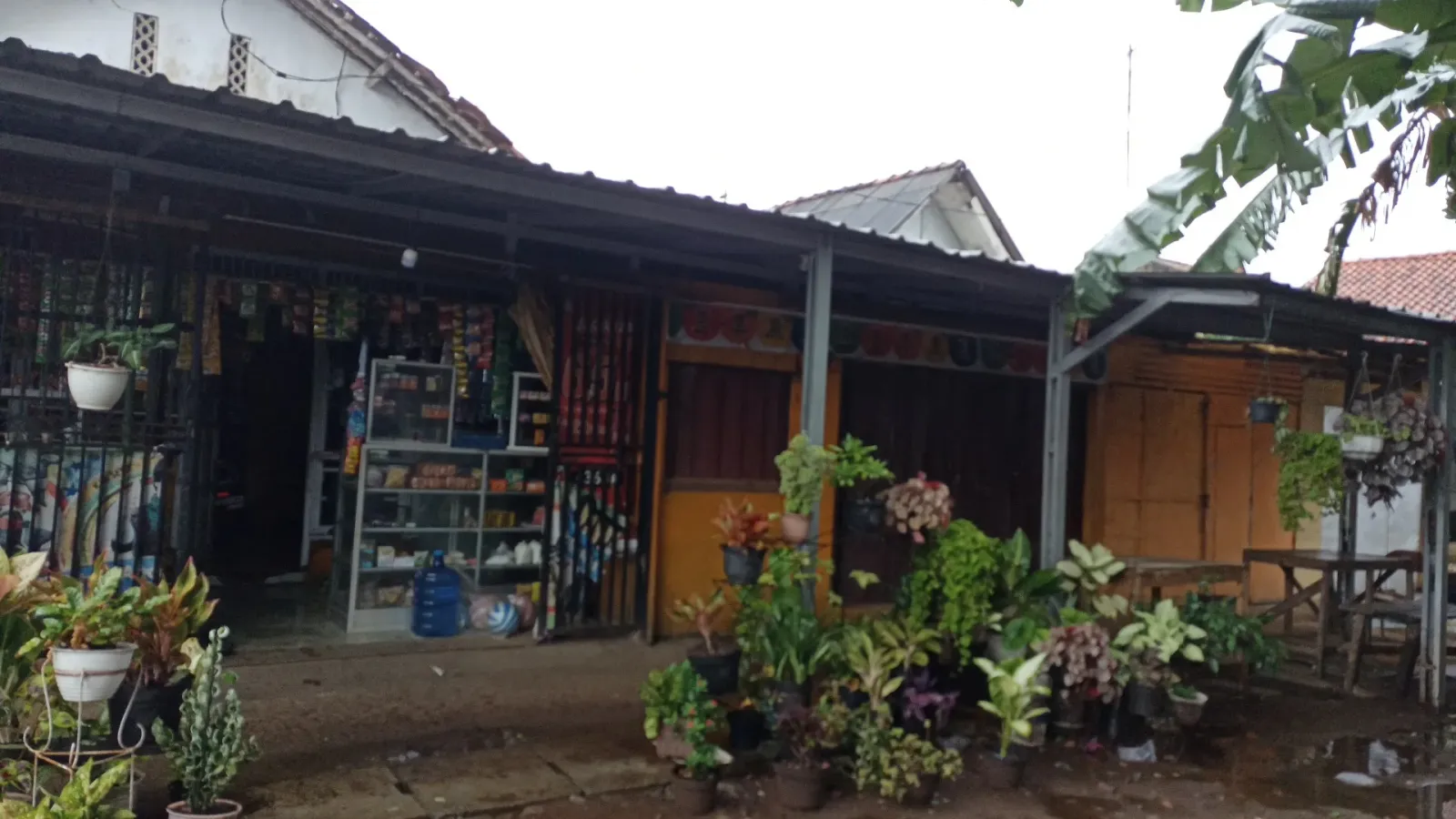 Bengkel sepeda pak sudi