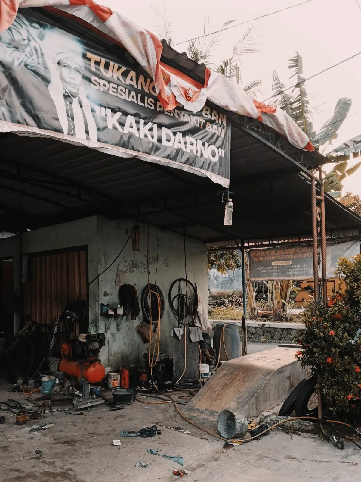 Bengkel Tambal Ban, Cuci Motor Pak Darno