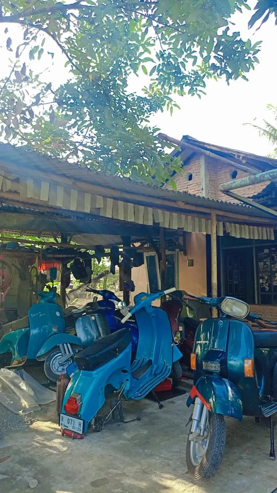 Bengkel Vespa "DINO" Sampang