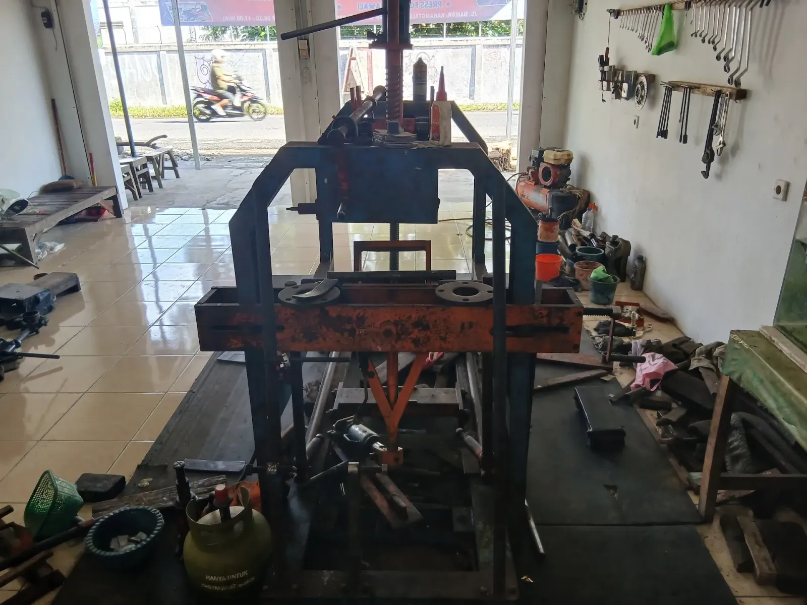 Bengkl jbb pressindo