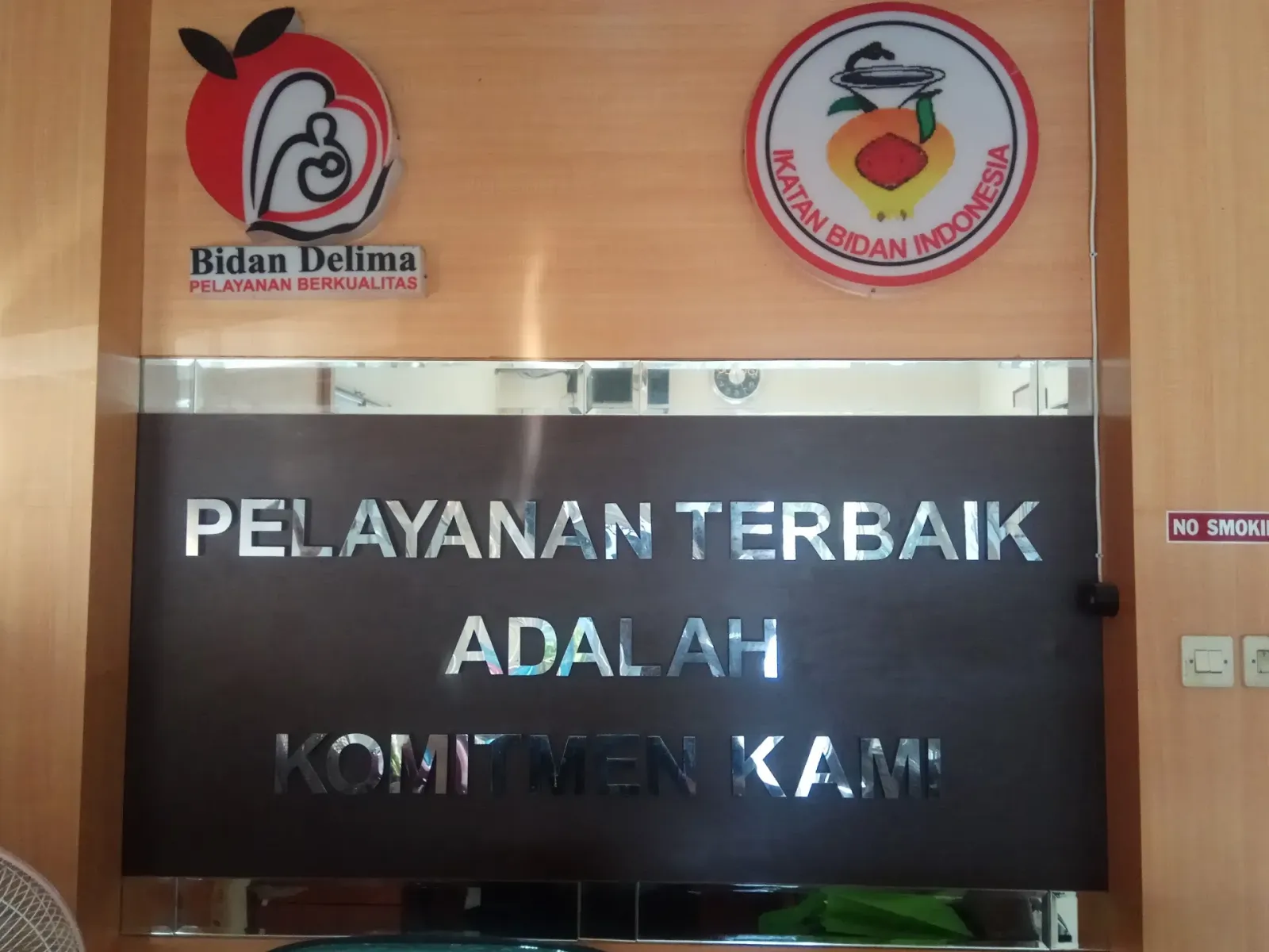 Bidan Siti Makhmuroh