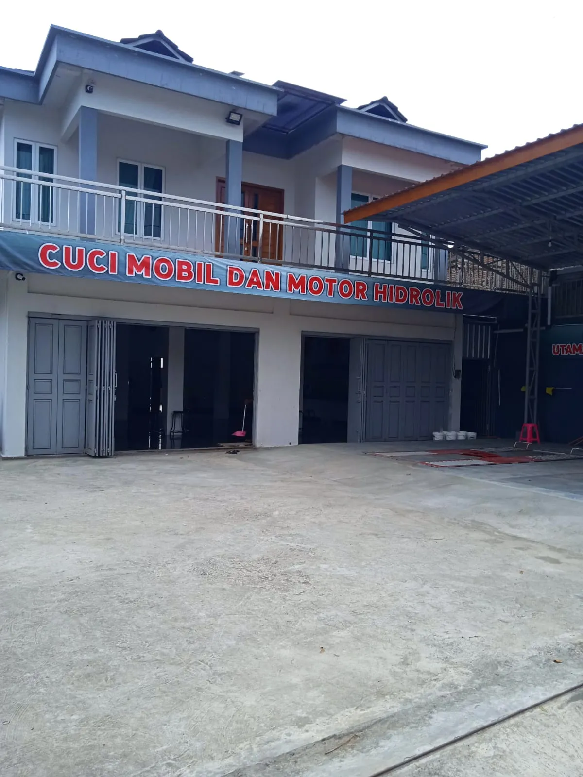 Borneo car washing