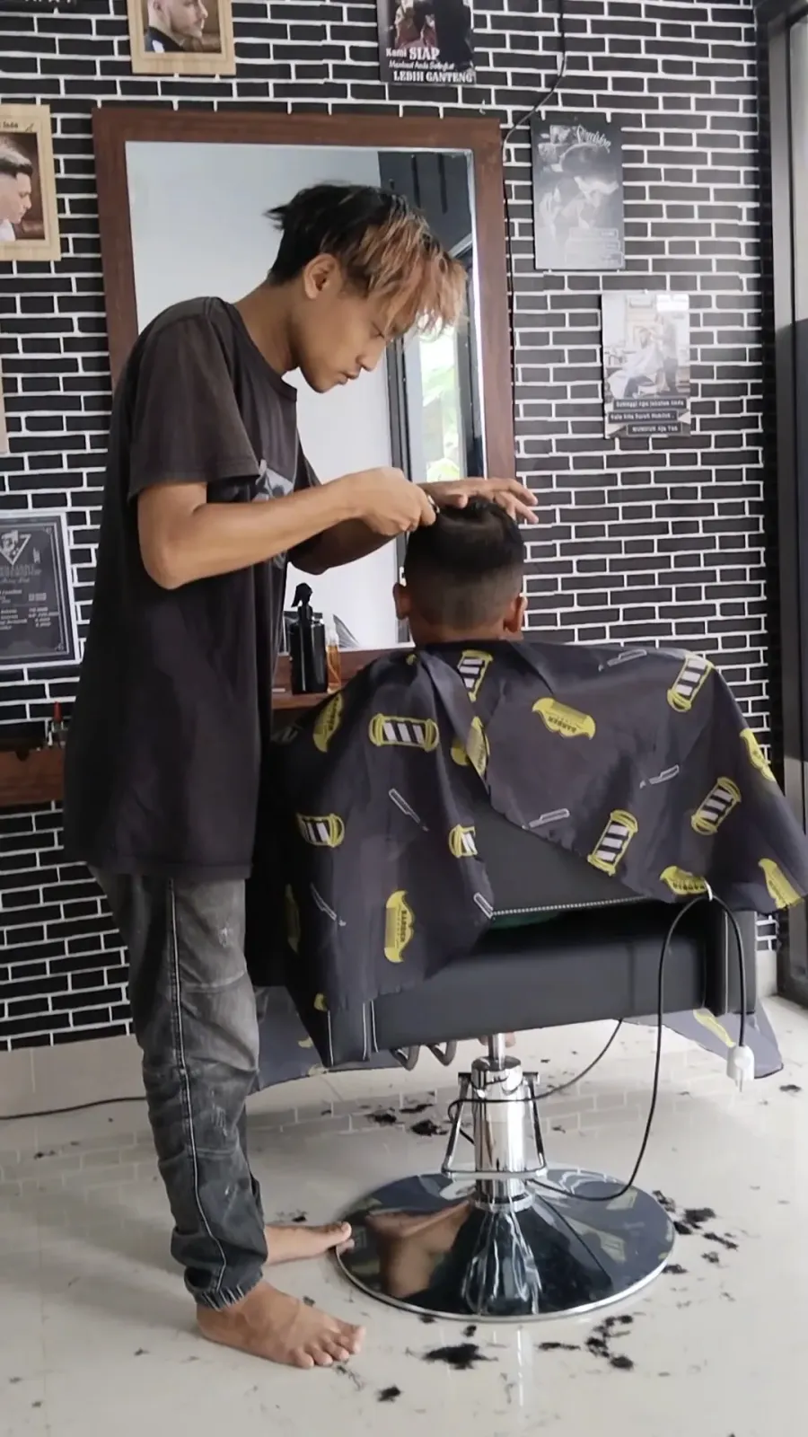 BRILLIANT BARBERSHOP