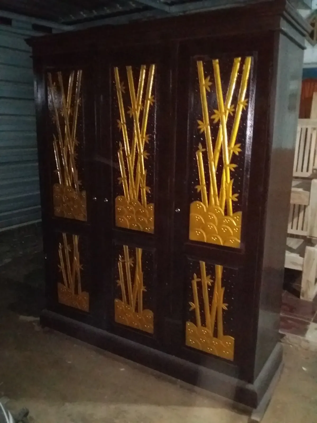 Bulupitu berkarya furnitur