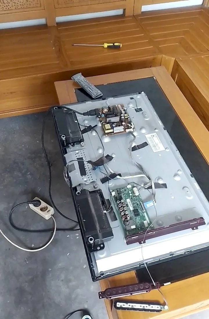 CAHAYA ELEKTRONIK