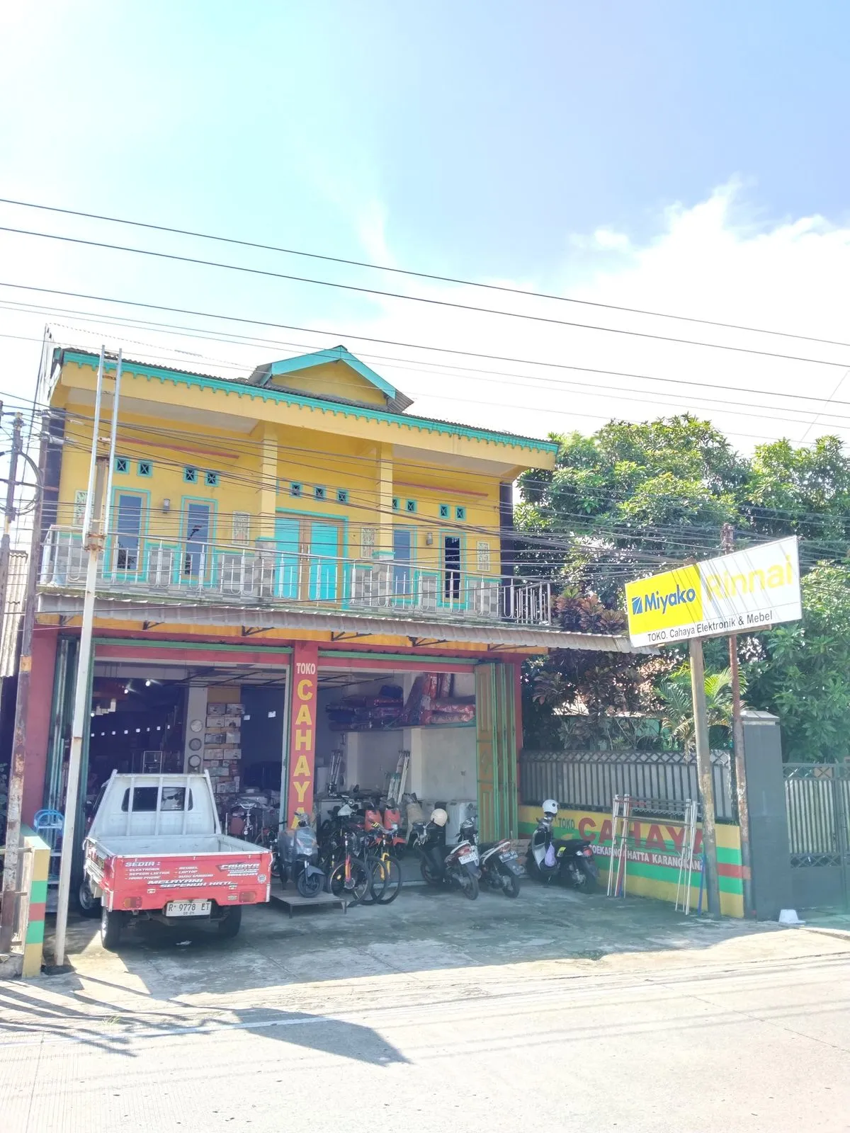 Cahaya Mamur. UD