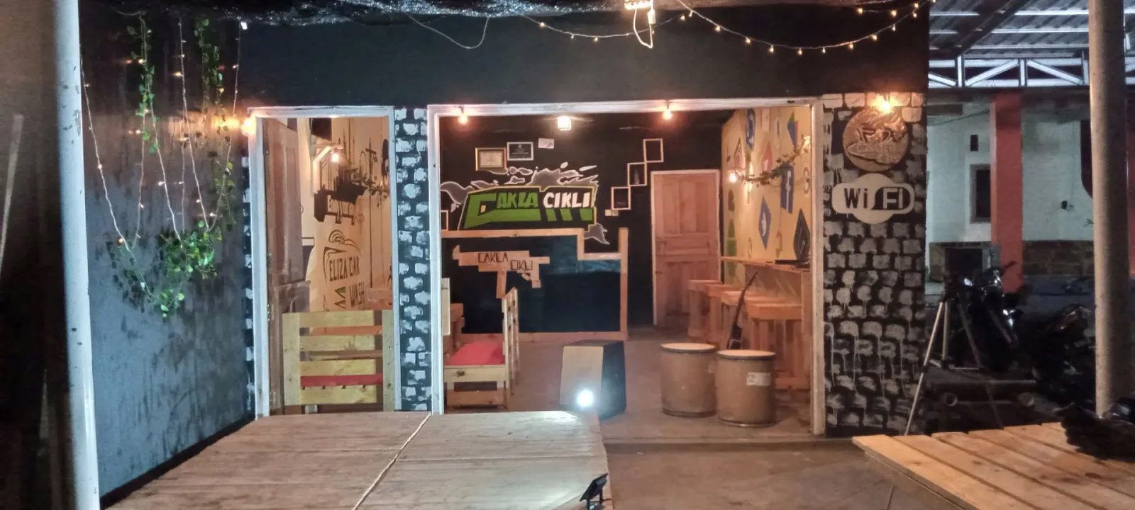 Caklacikli Cafe