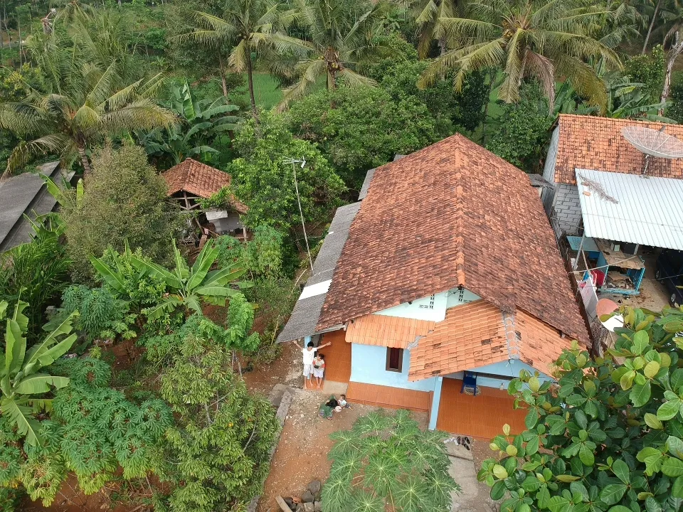 Cemilan Wangon (Jenang, Wajik, Kripik Pisang, dan Aneka Kue)