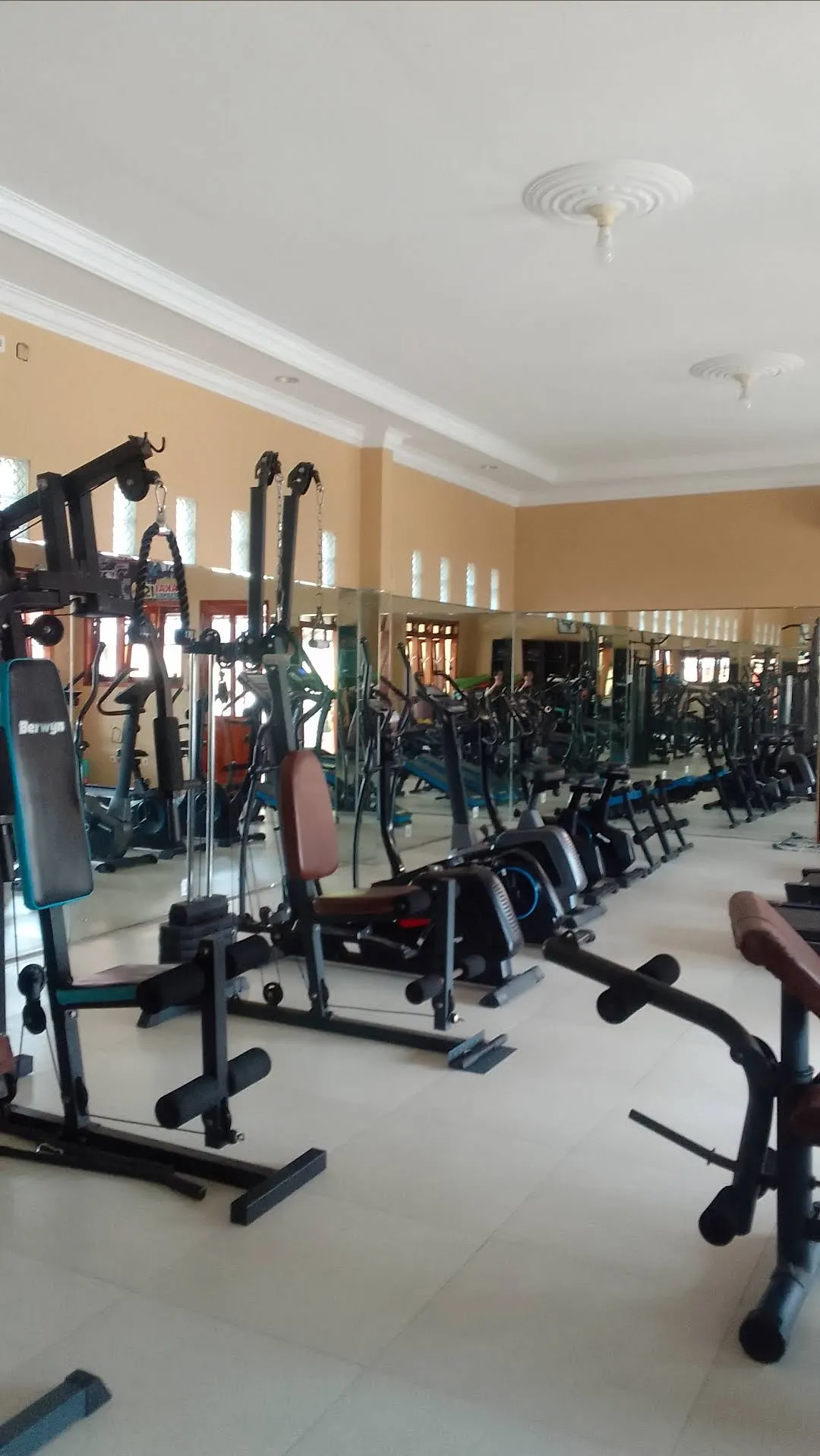 CHILLI'S GYM PEJATEN