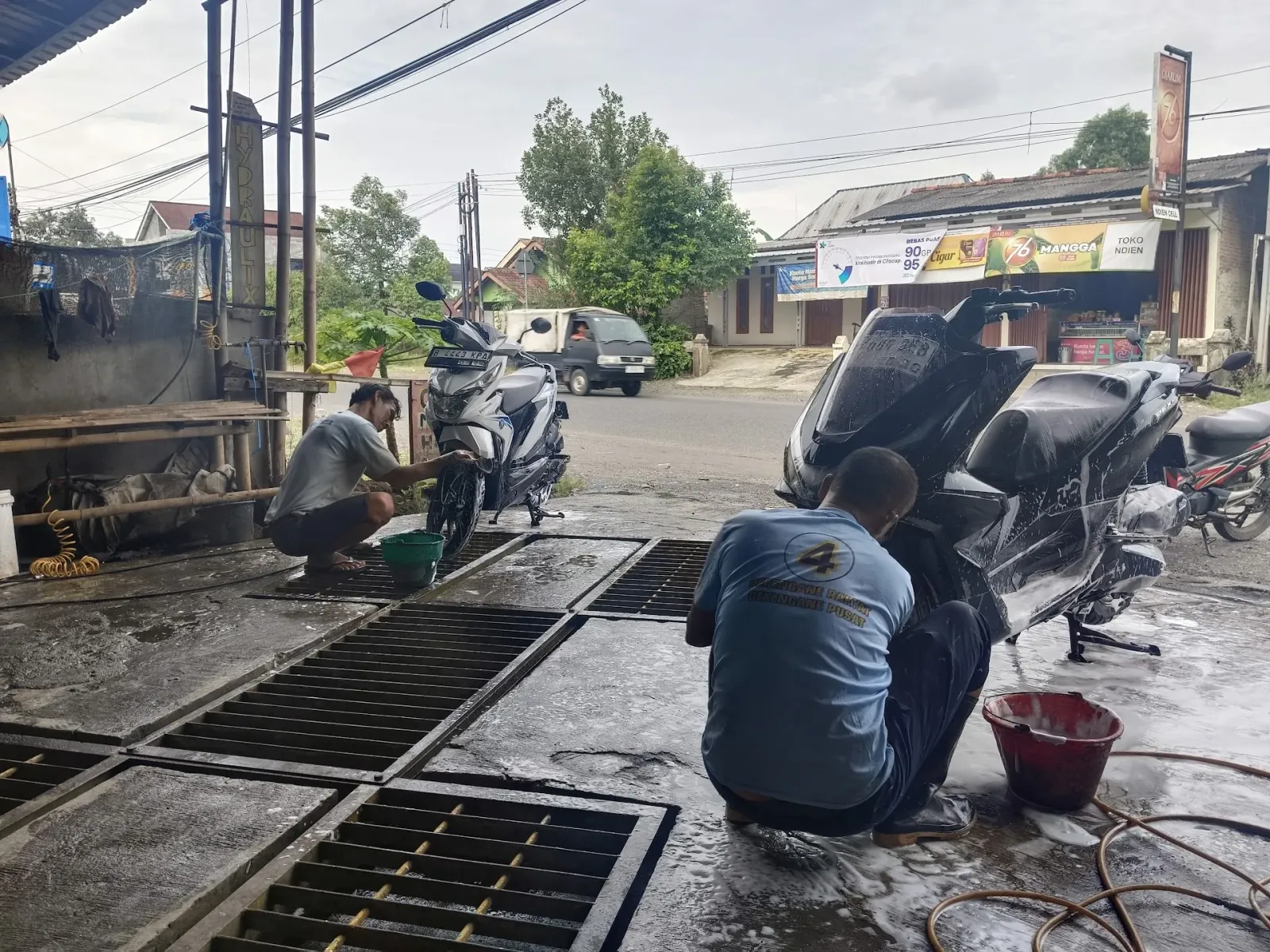 Cuci Hidrolik Mobil & Motor