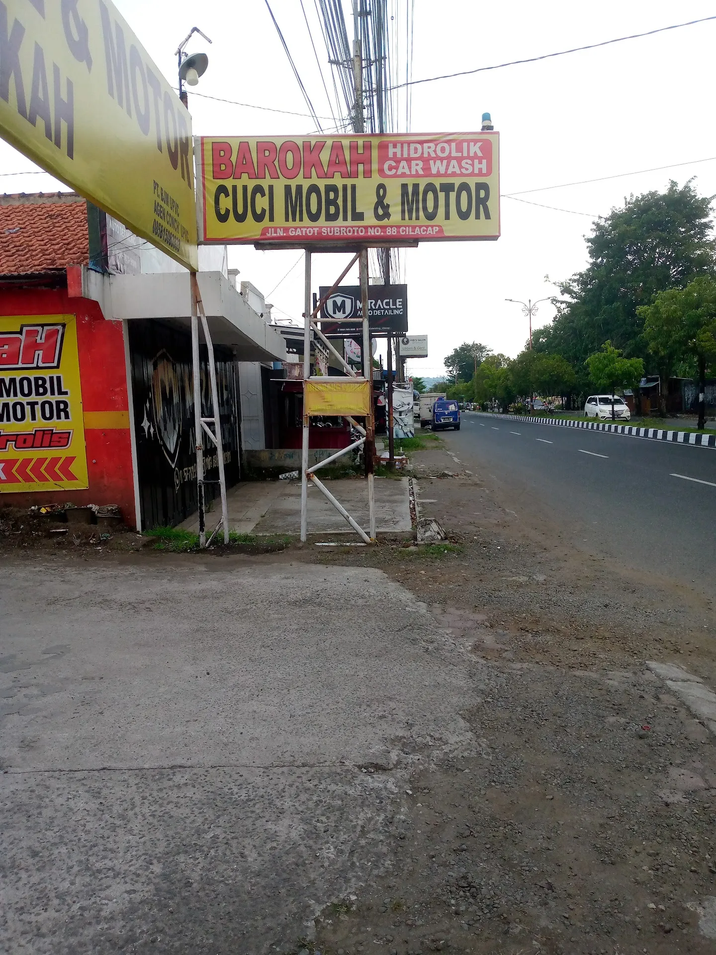 CUCI MOBIL DAN MOTOR GATSU