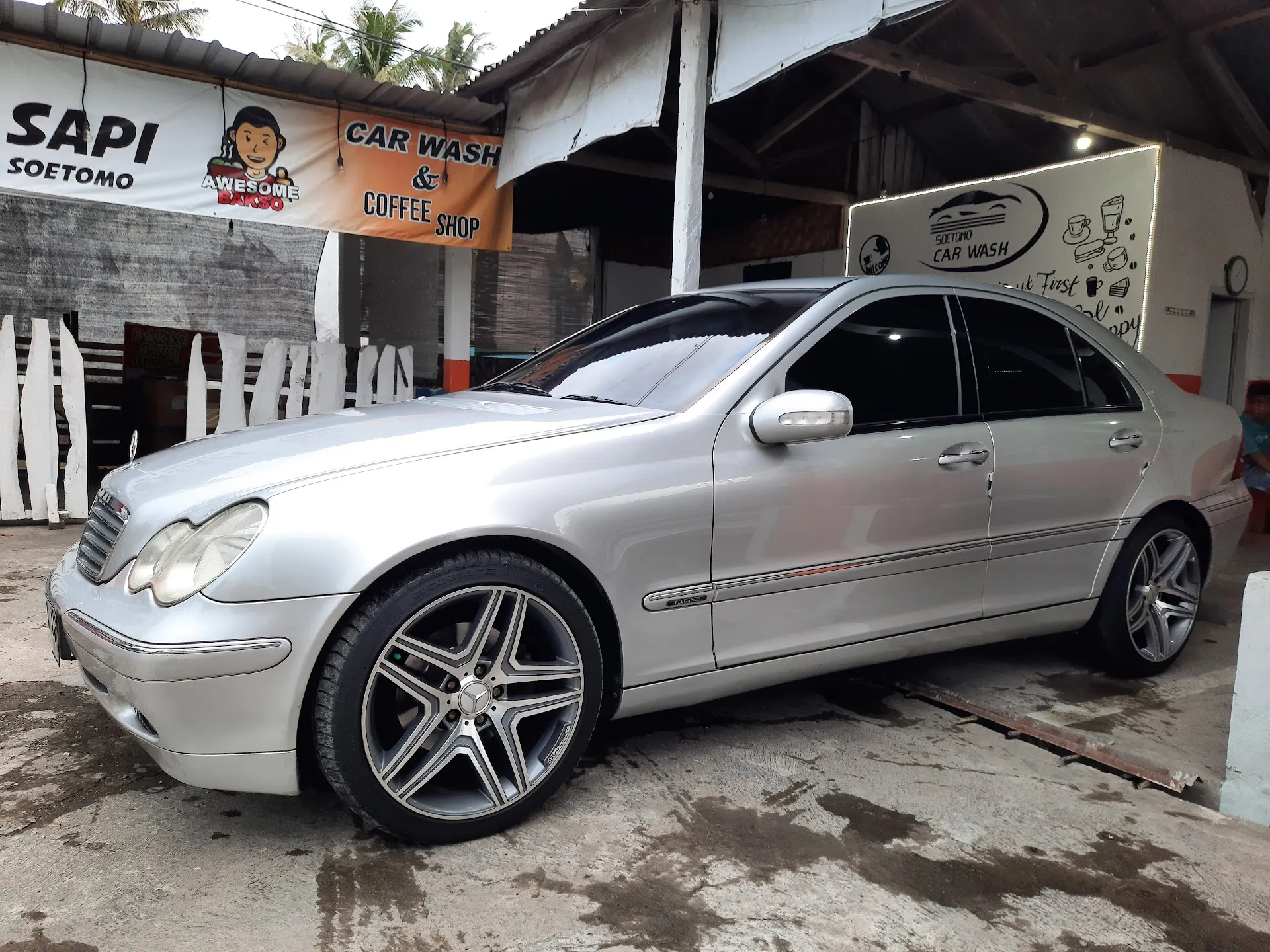 Cuci Mobil Soetomo