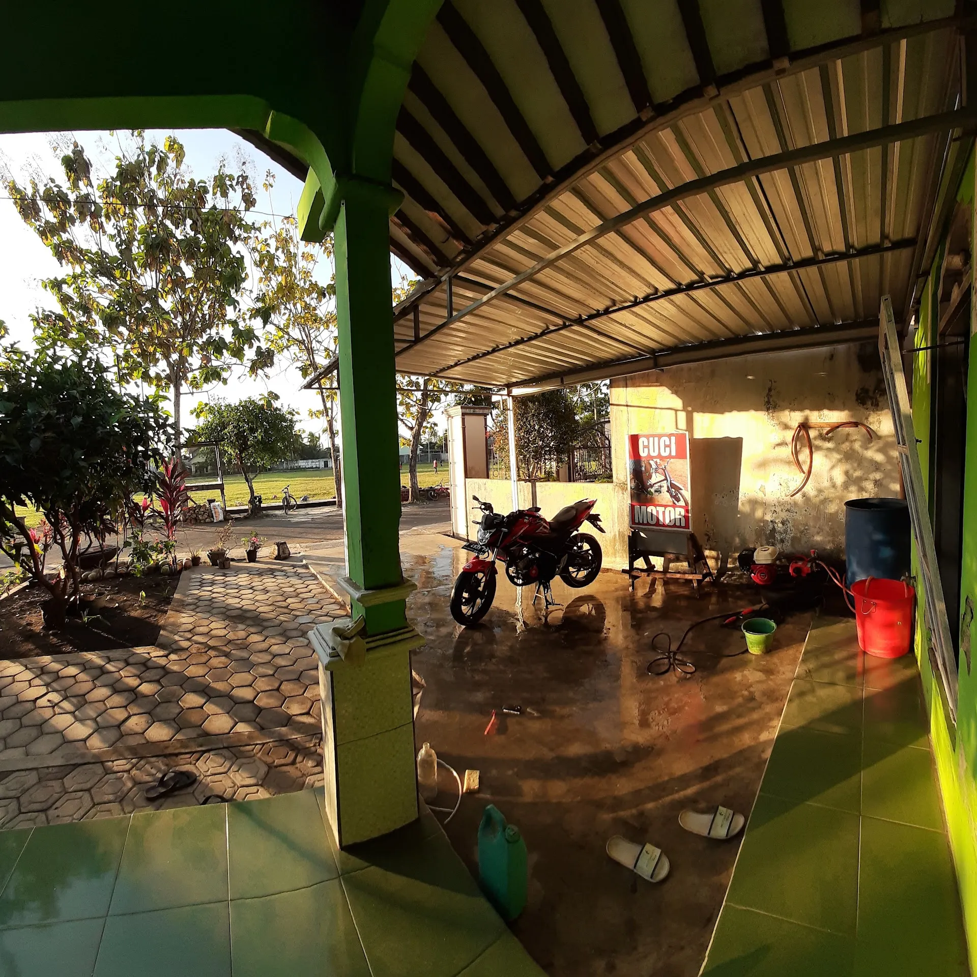 Cuci Motor Lapangan