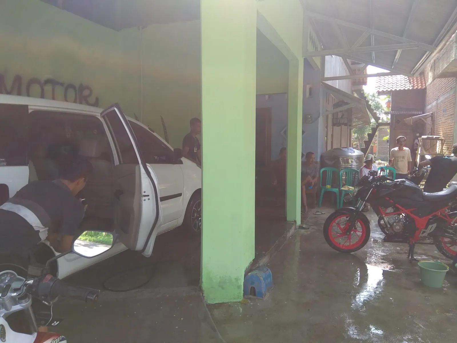 CUCI MOTOR & MOBIL *KUCHIR*