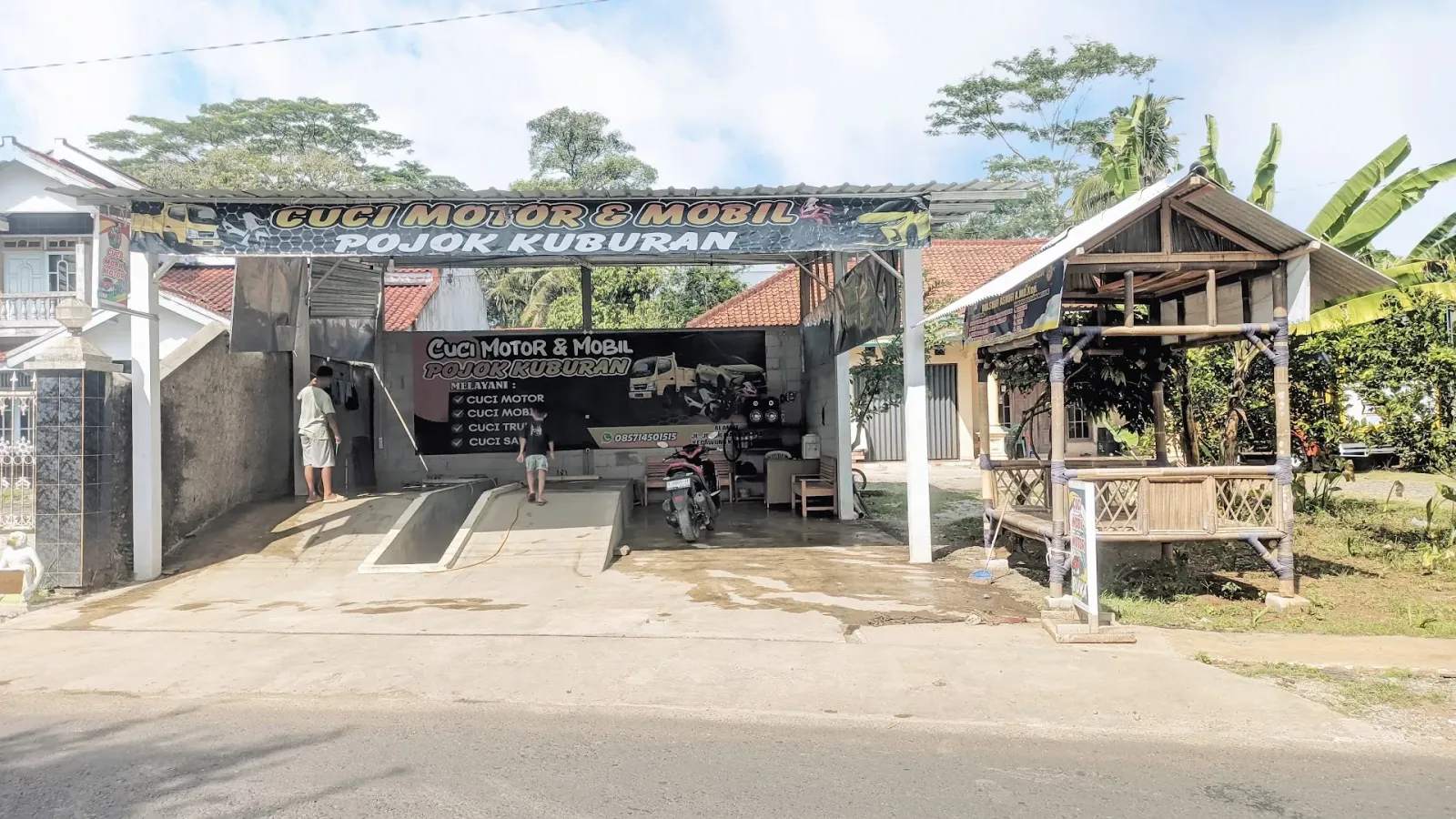 CUCIAN POJOK KUBURAN