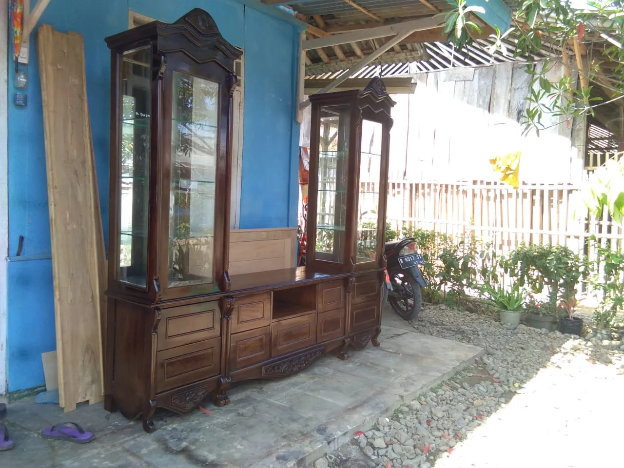 Dakir furniture