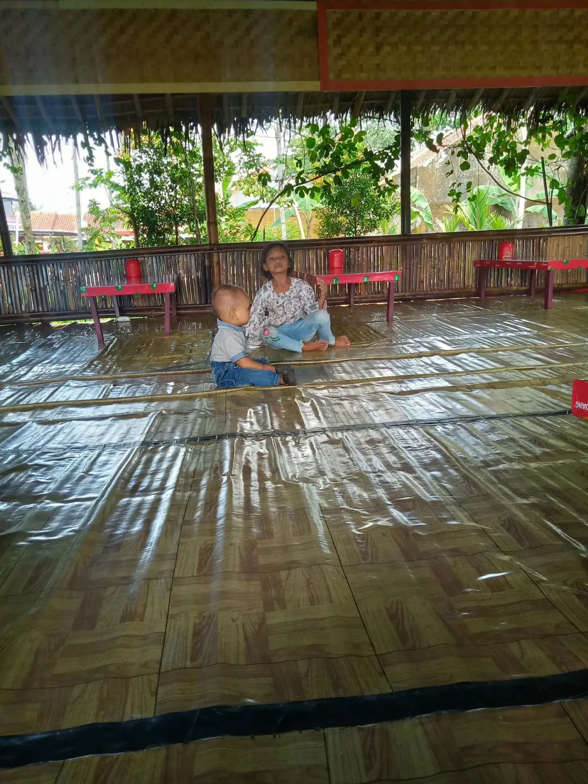 Dapoer Sari Resto