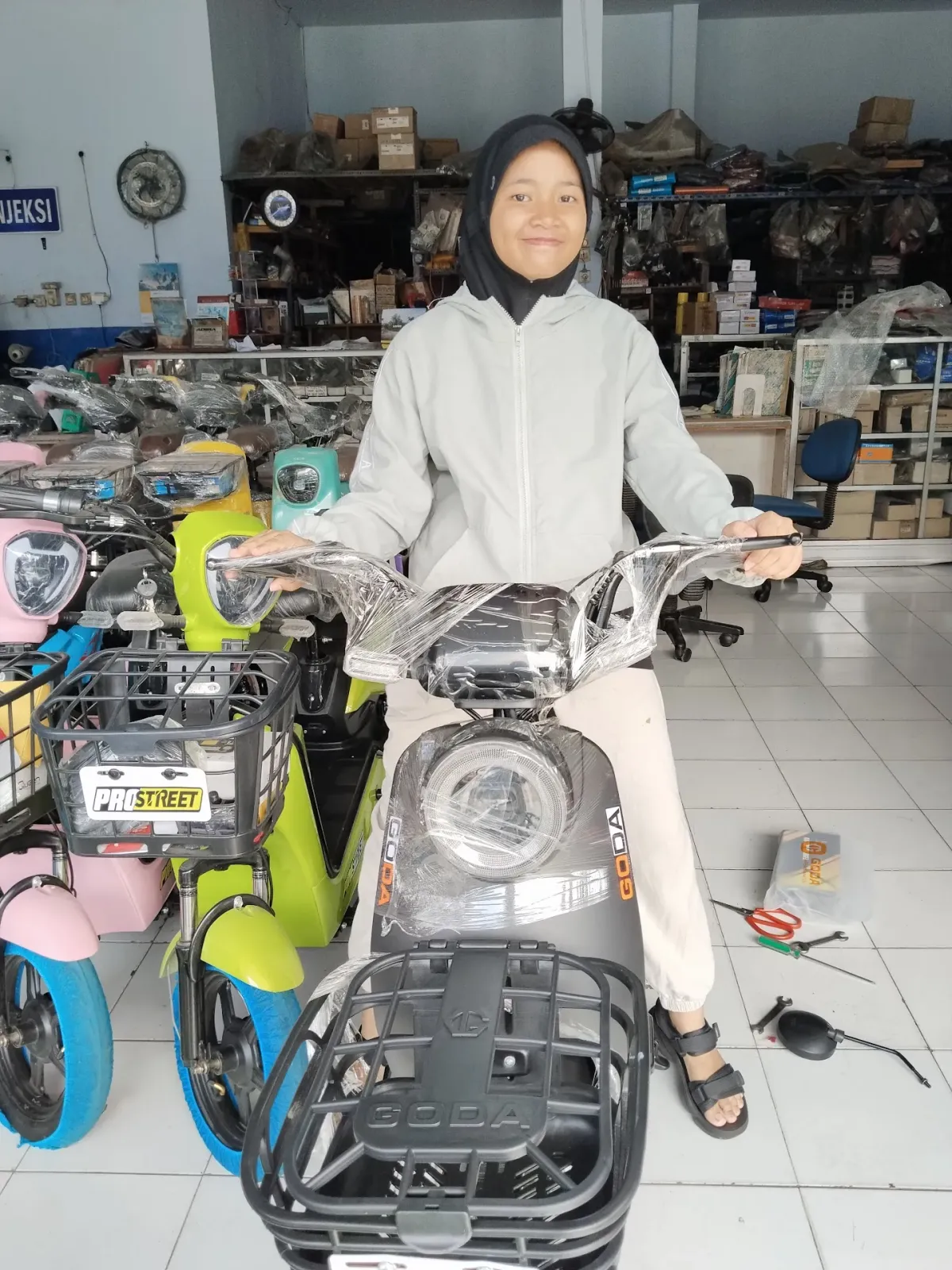DEALER SEPEDA LISTRIK DAN BENGKEL UWINFLY PACIFIC TURANZA SAMPANG CILACAP