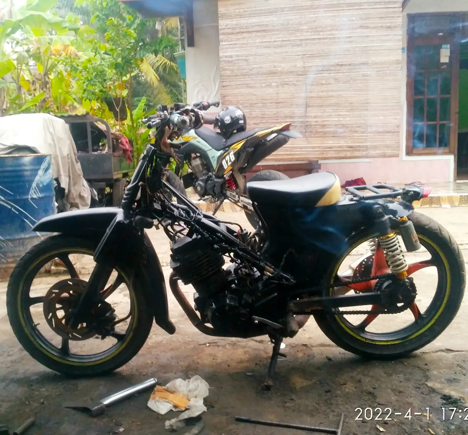 Dede bengkel pretelan