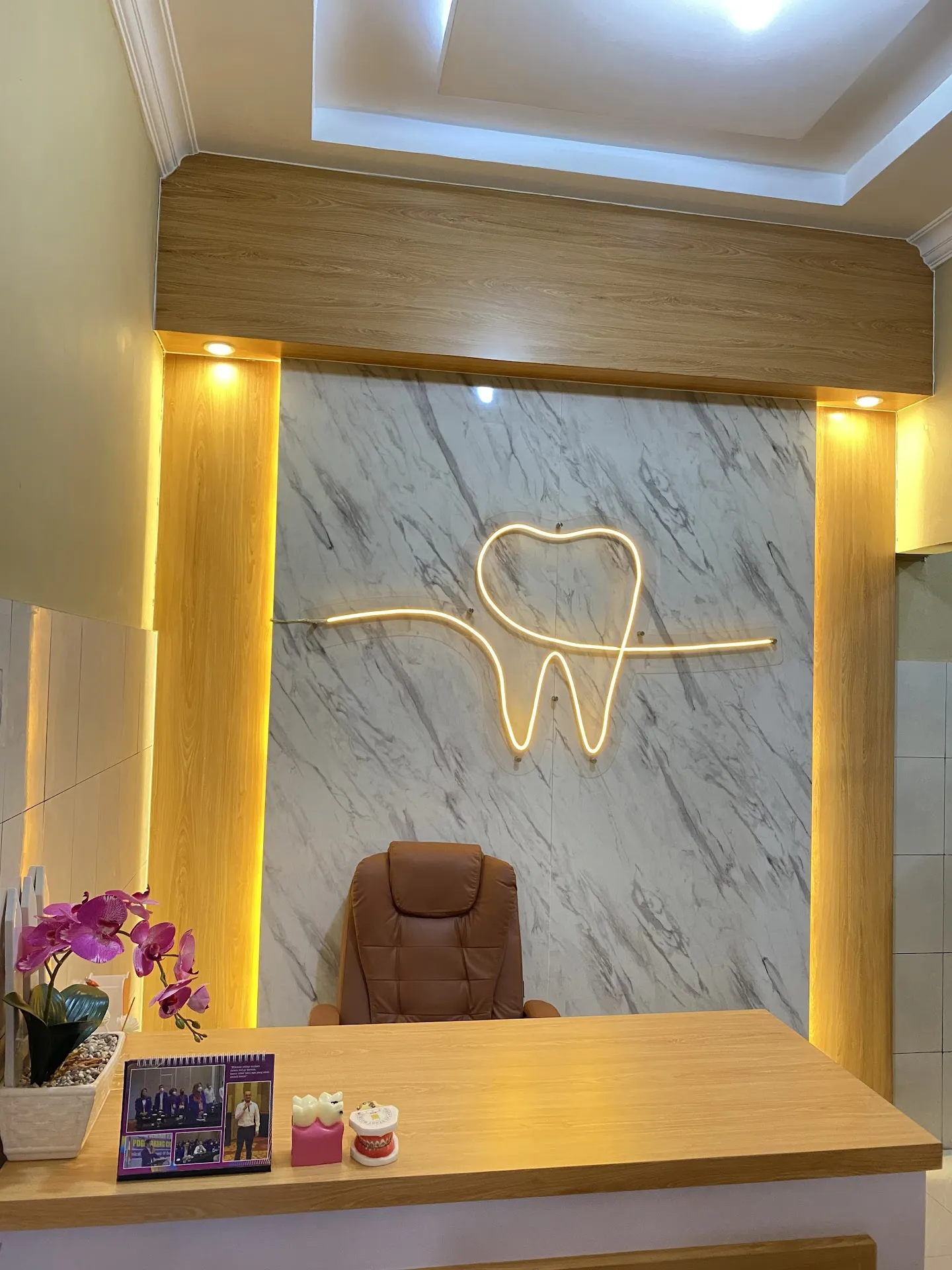 Dental Care drg. Tiara Surya
