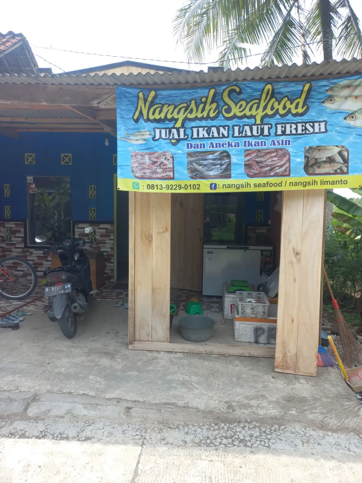 Depot ikan hidup segar( konsumsi )