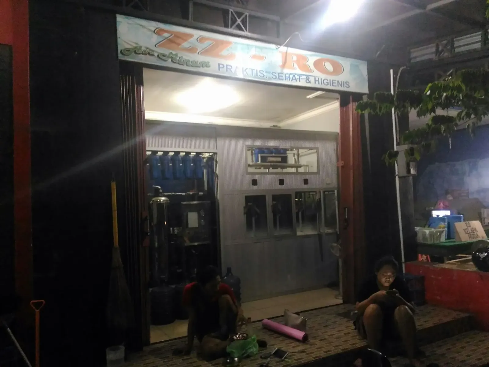 Depot isi ulang air minum Bumi RO.
