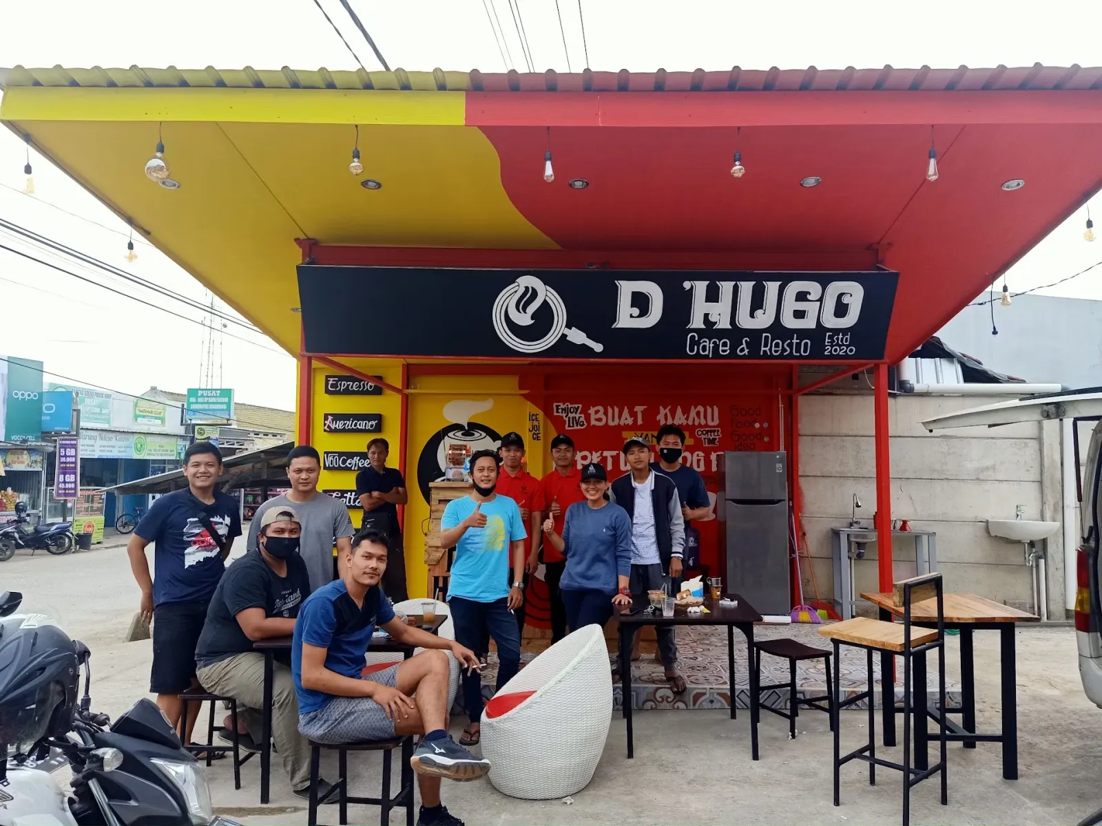D'HUGO Cafe and Resto