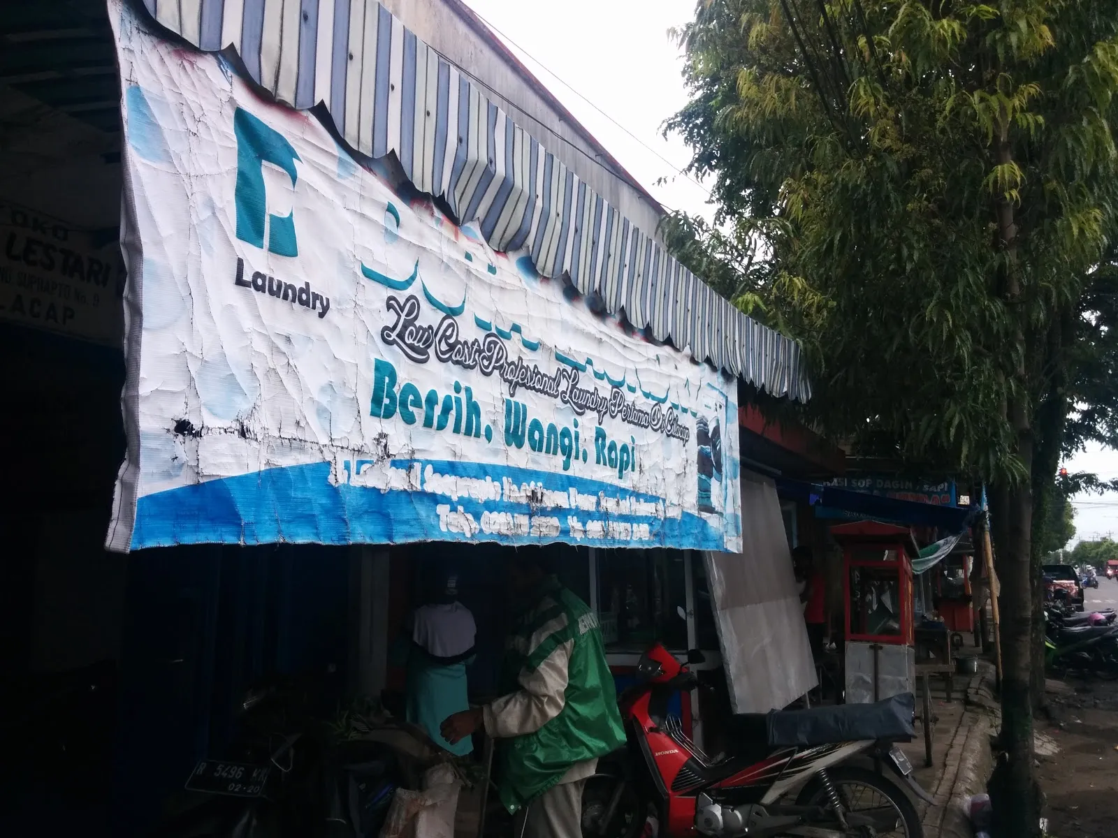 Dian Laundry & Jasa Setrika Kiloan & Satuan
