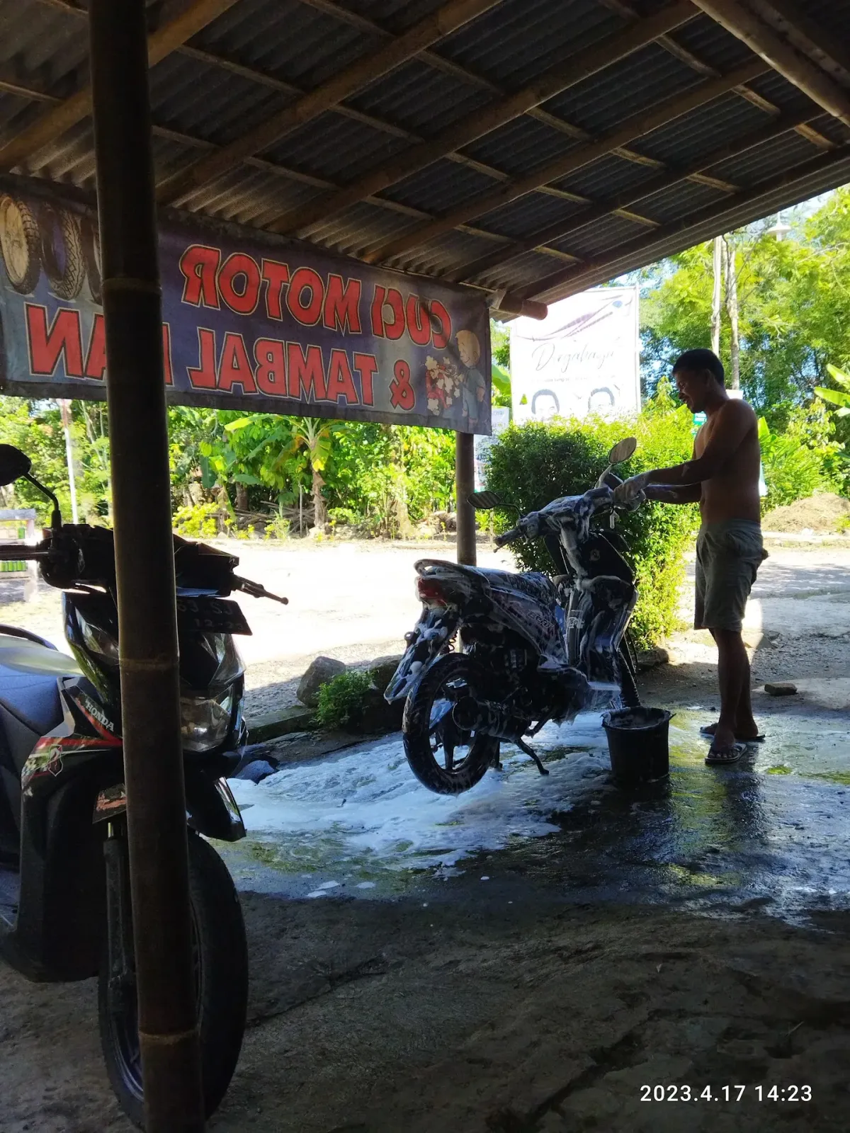 DJB CUCI MOTOR DAN TAMBAL BAN