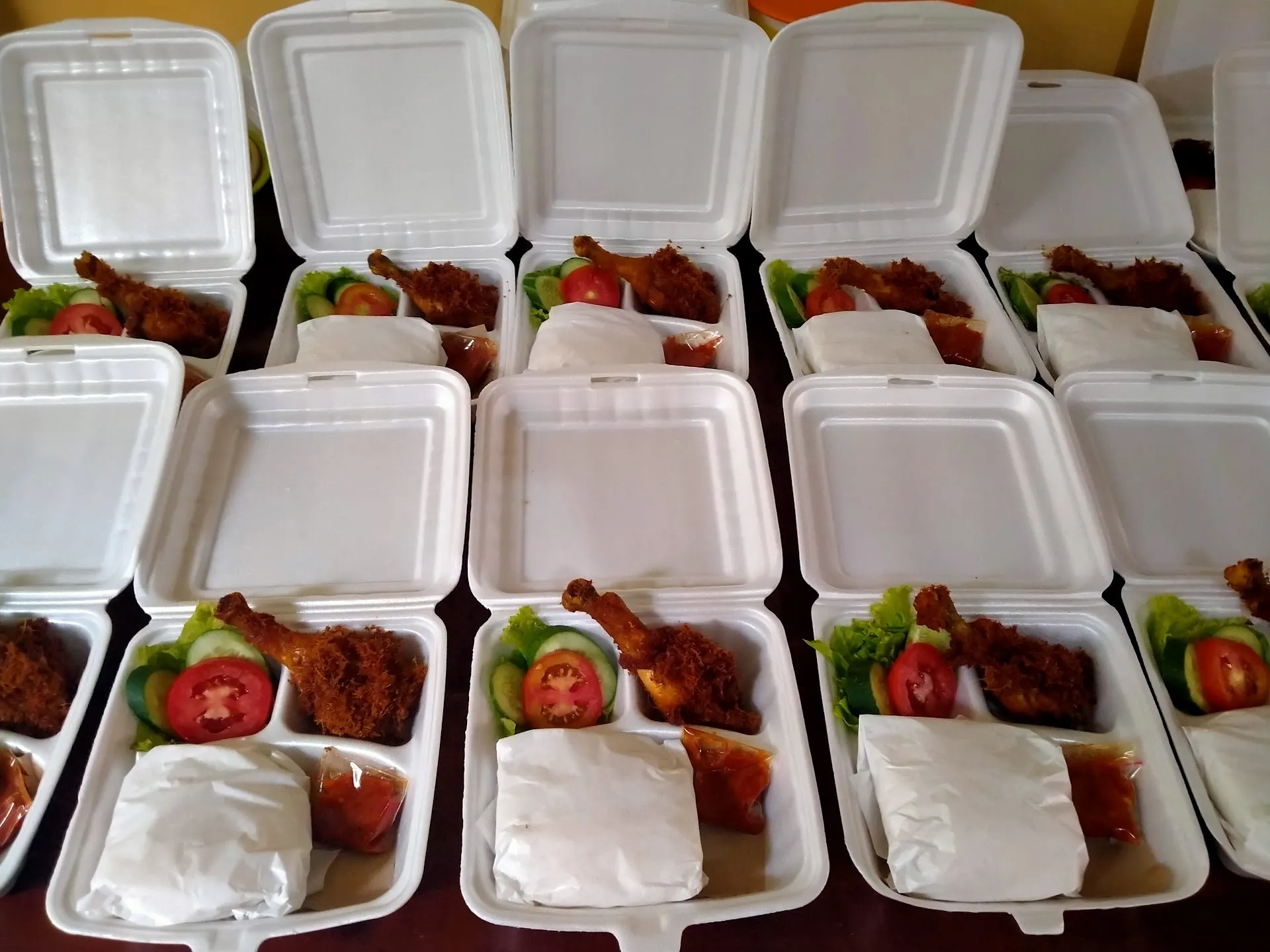 DK.Ayam Goreng Laos