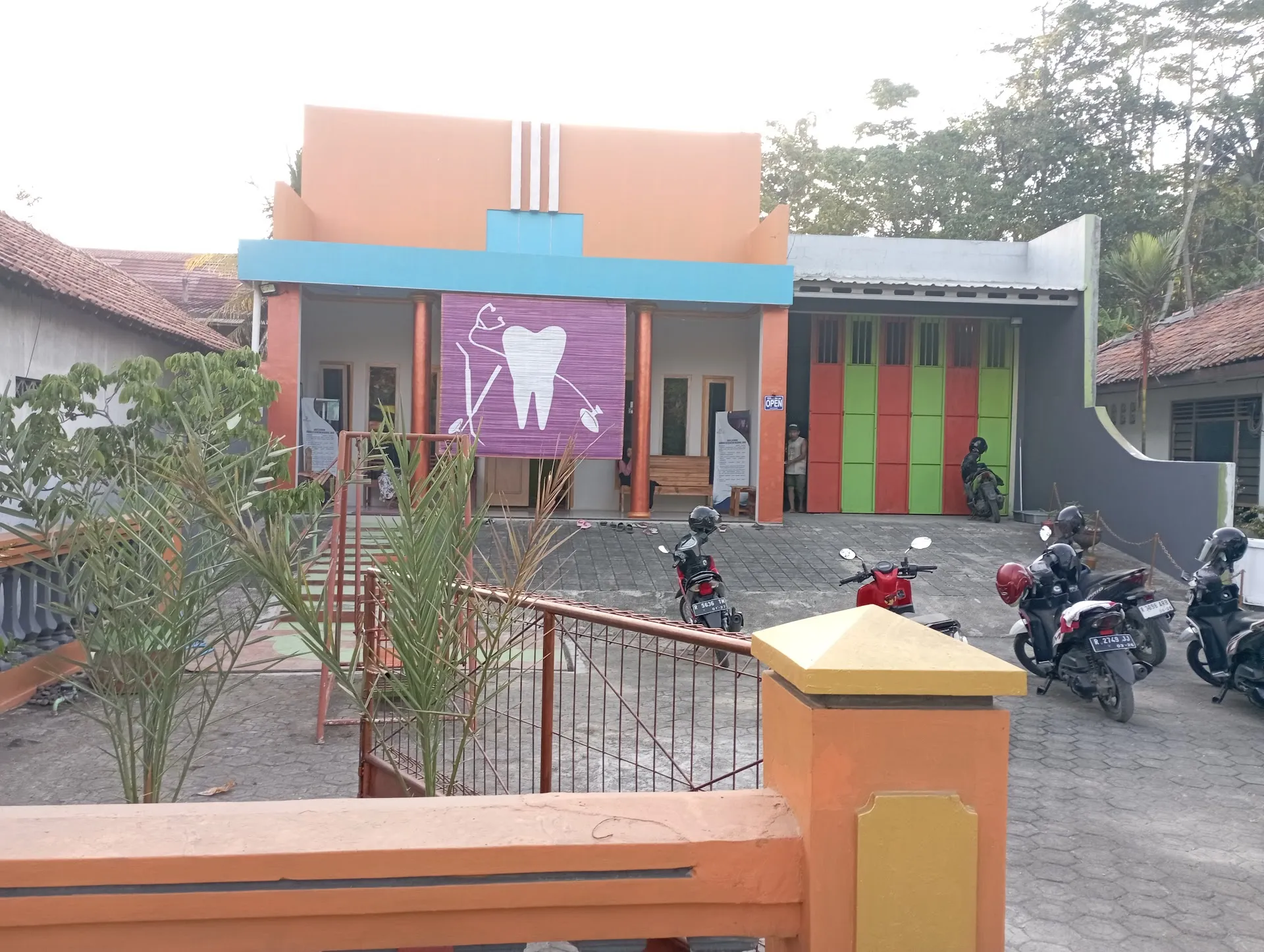 Dokter gigi Dwi A