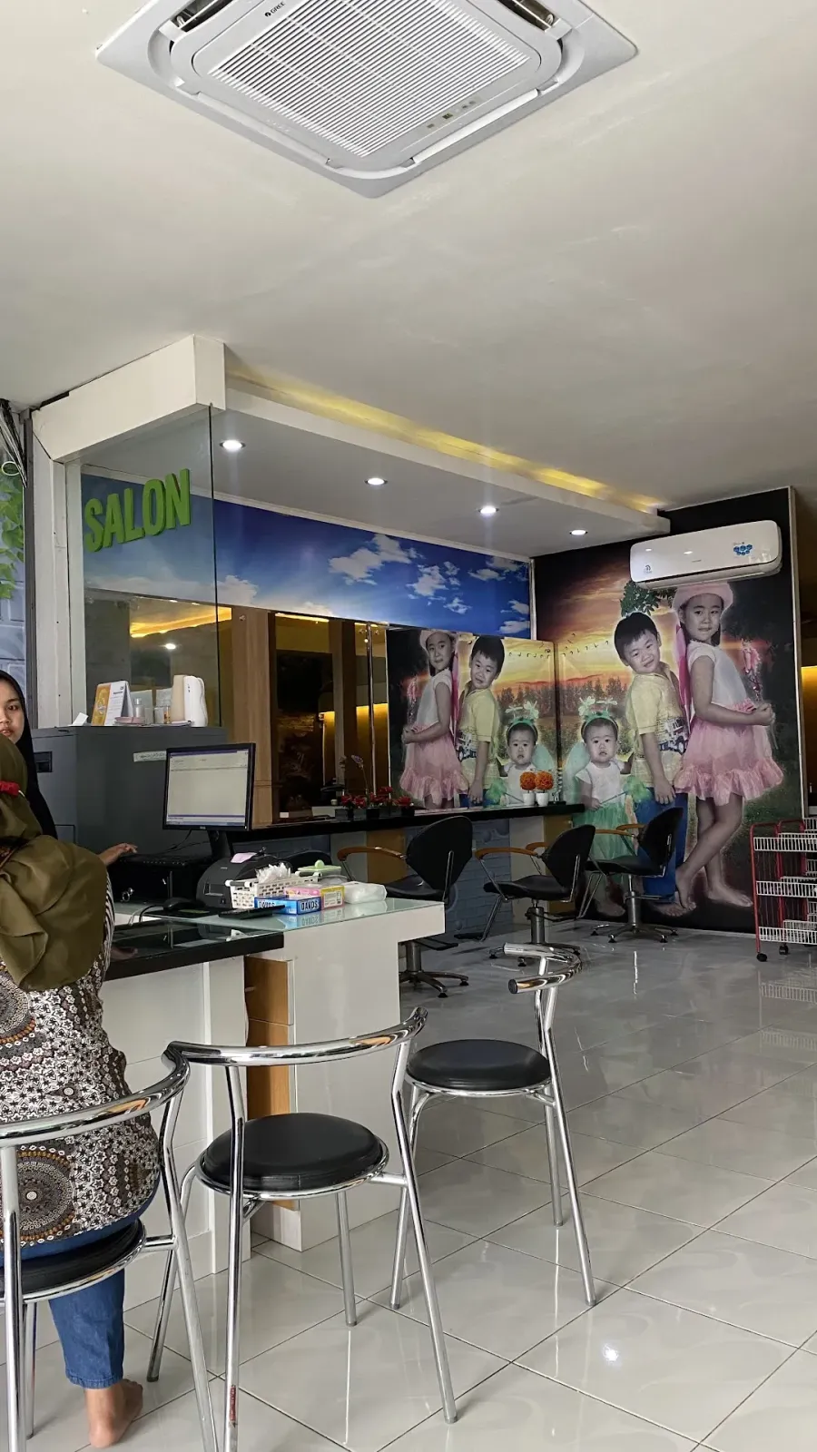 dr. YENNY BEAUTY CENTER