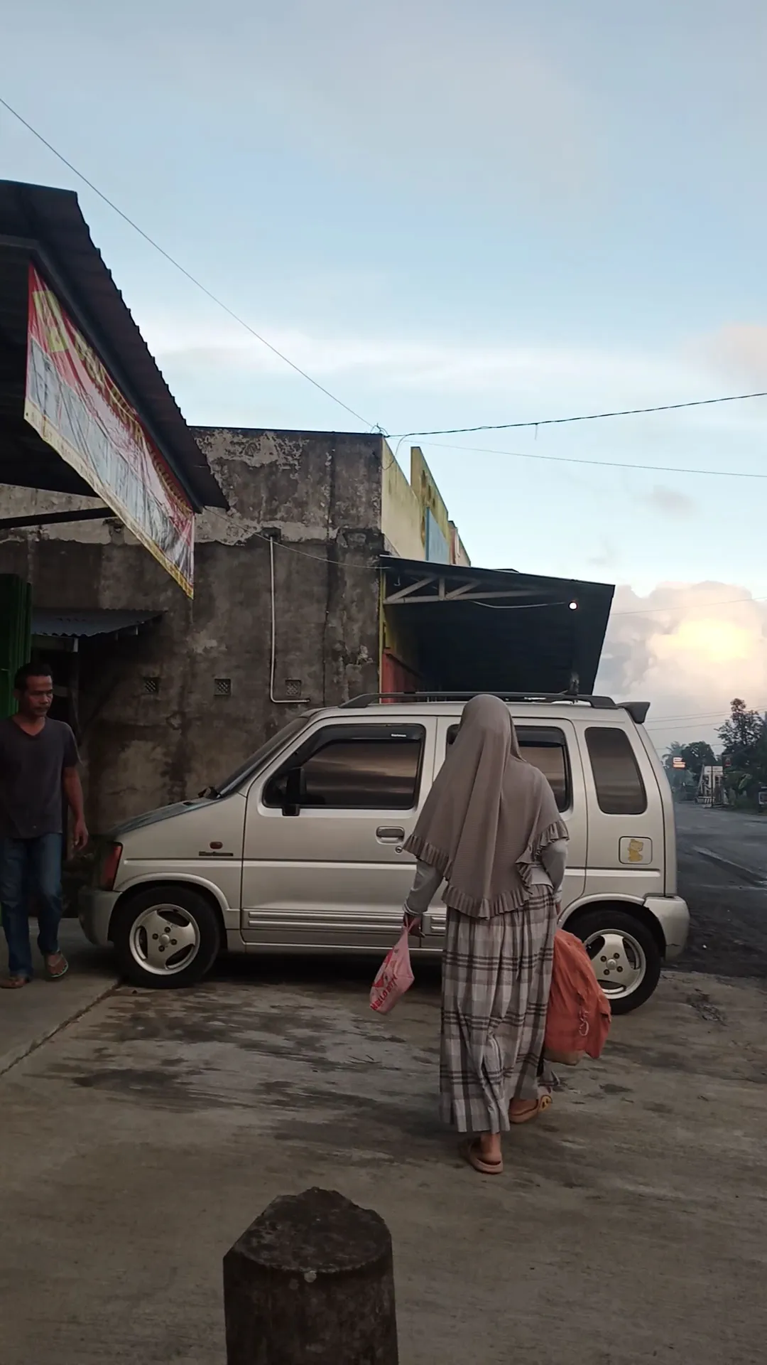 DUA PUTRI FURNITURE