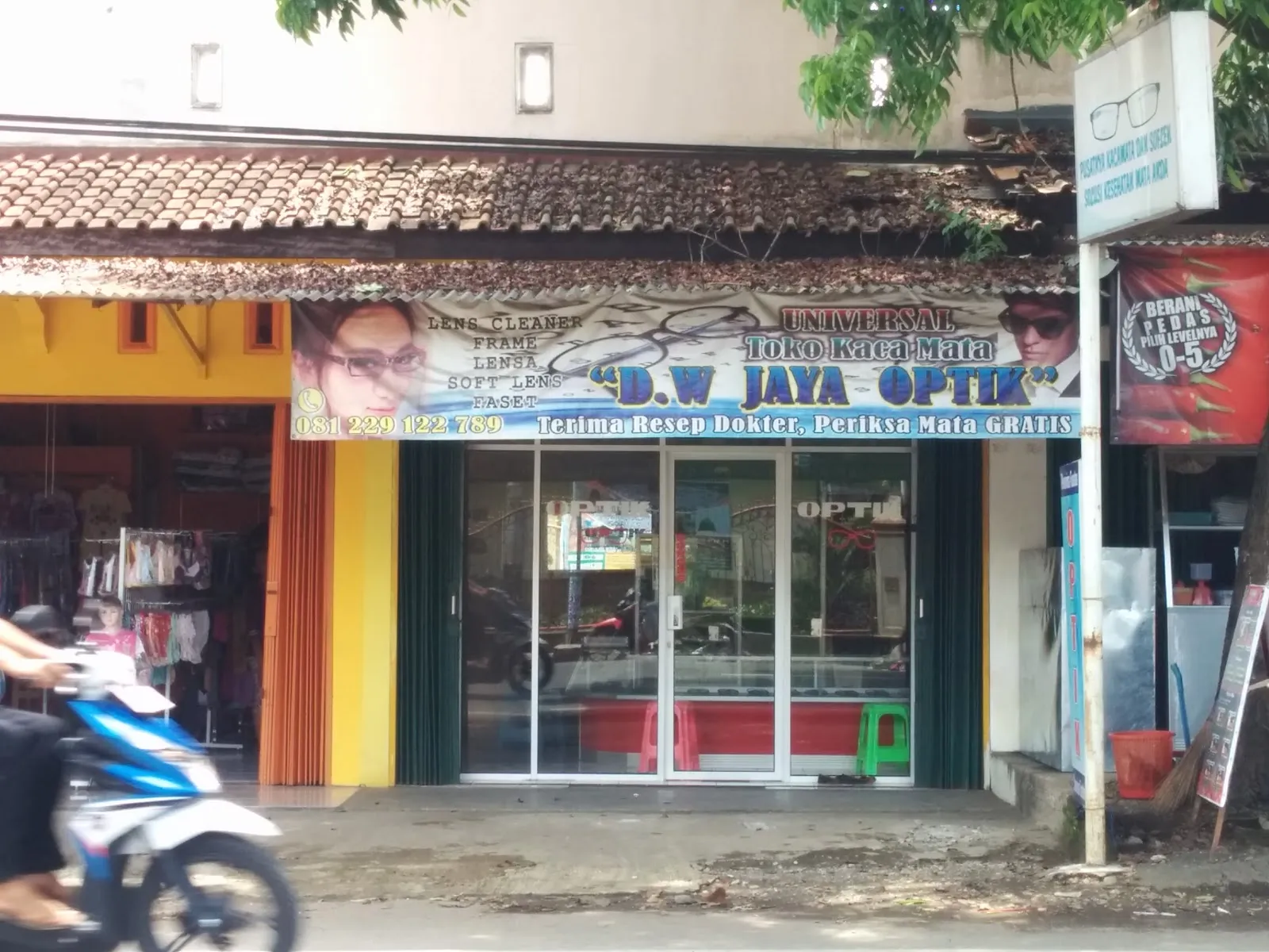 D.W Jaya Optik