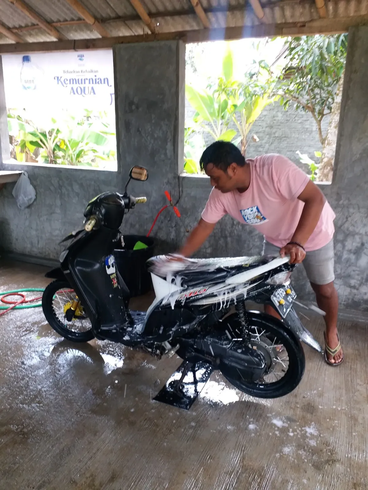 Egi Cucian Motor dan Mobil