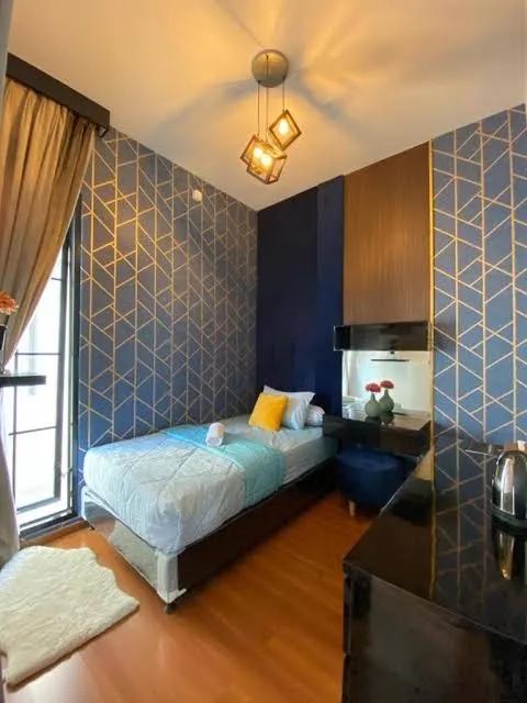 Emerald Guesh House Type Paris Purwokerto - Family Room with Balcony