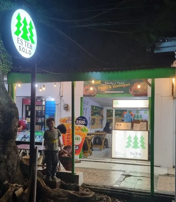 Es Teh Solo cabang Cilacap jl. Brigjen Katamso no. 23