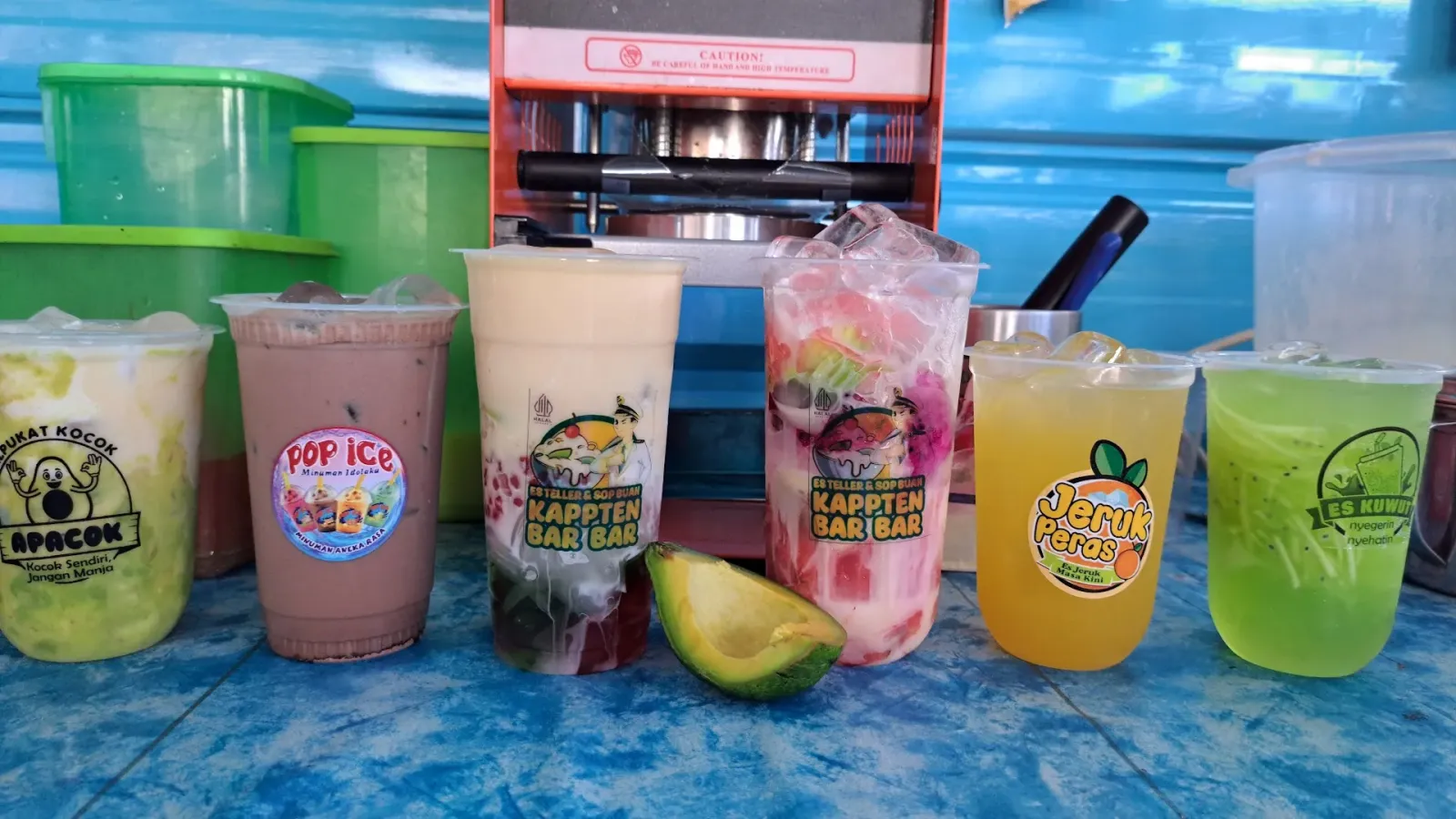 Es Teler Dan Sop Buah Kappten Bar Bar
