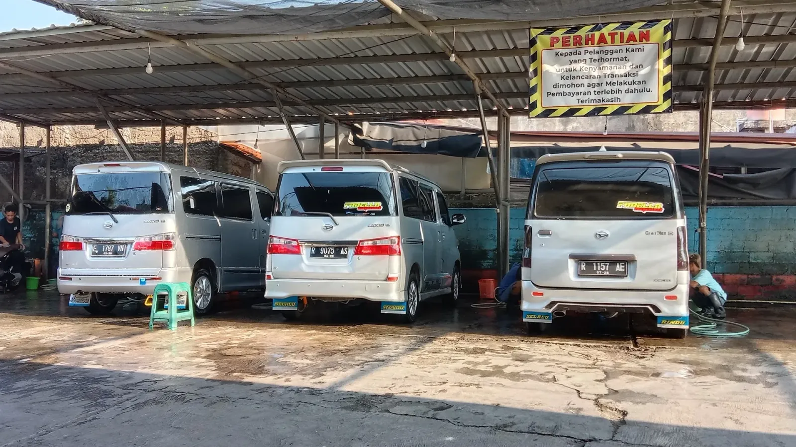 FADELLA TRAVEL & KEDAI GAVIN