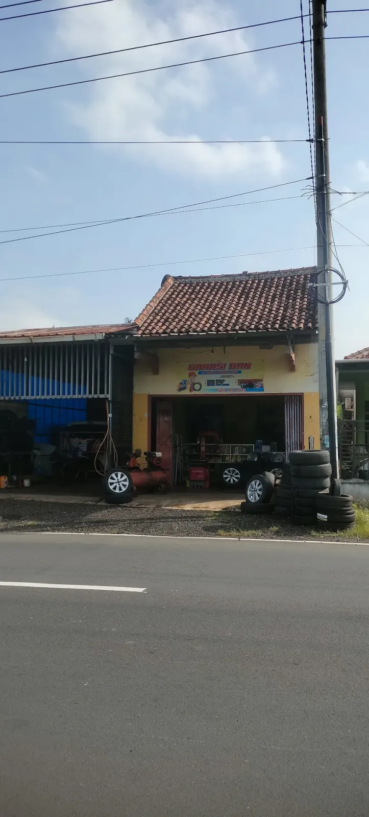 "Garasi Ban" jl.srandil glempang pasir