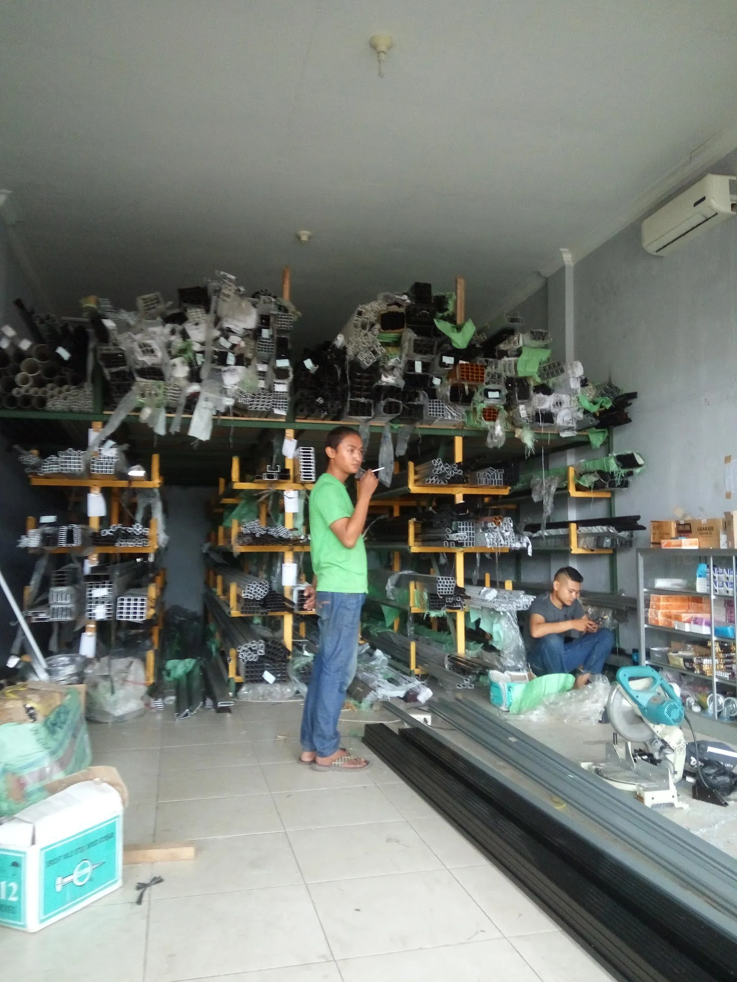 Garuda Motor Limbangan ( Spareparet & Onderdil Motor )
