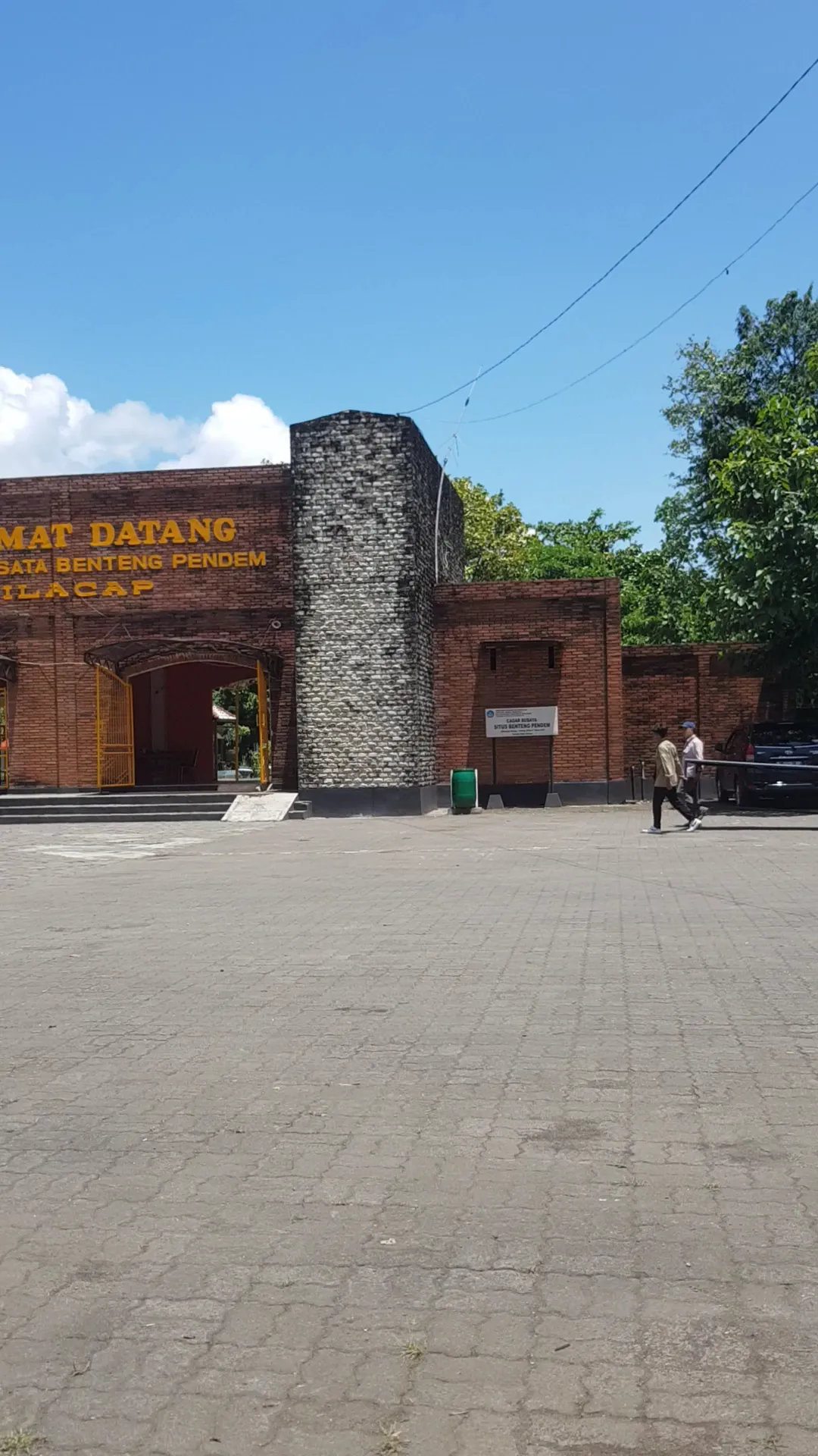 Gate Benteng Pendem